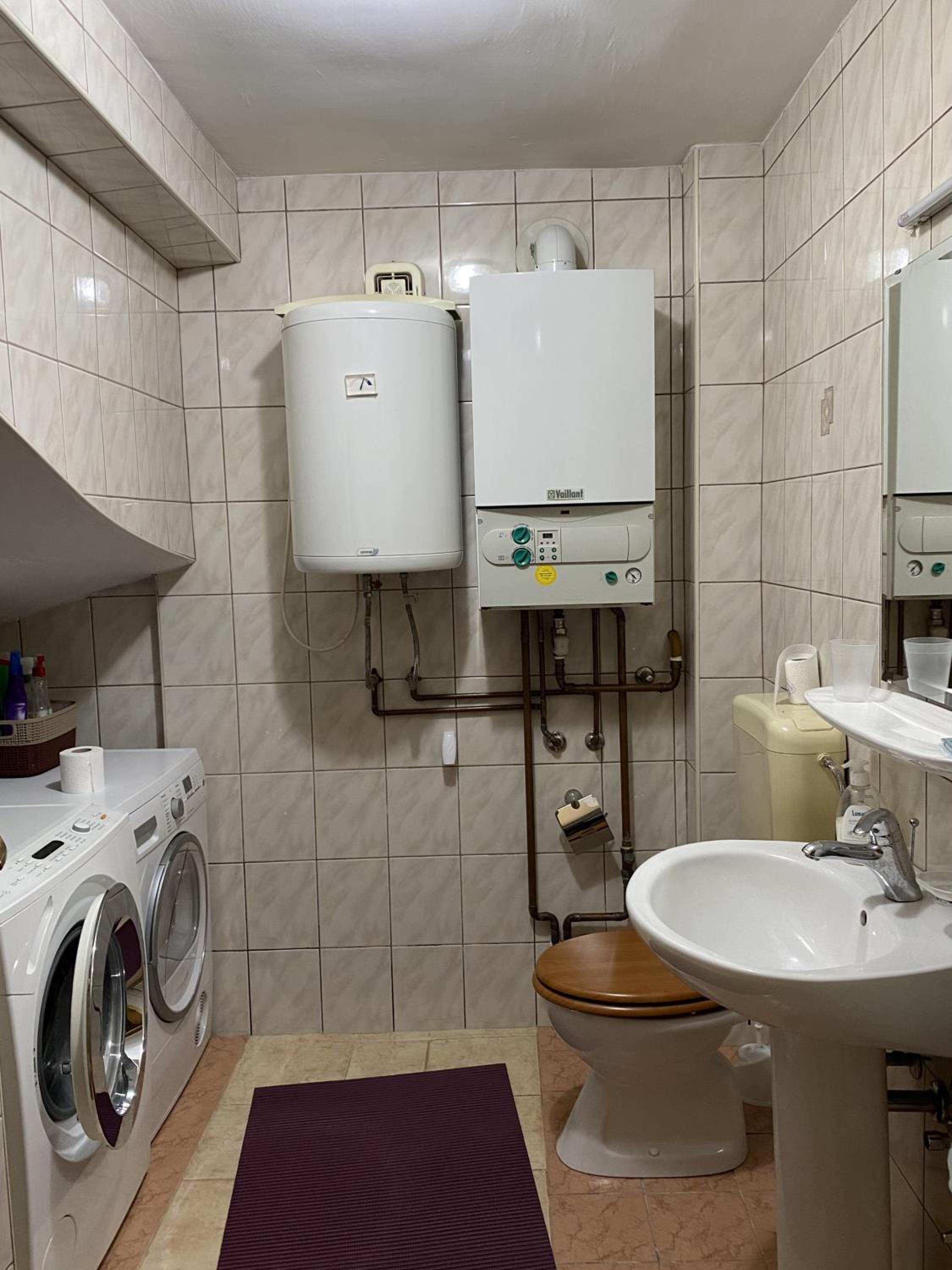 Dino's Apartment