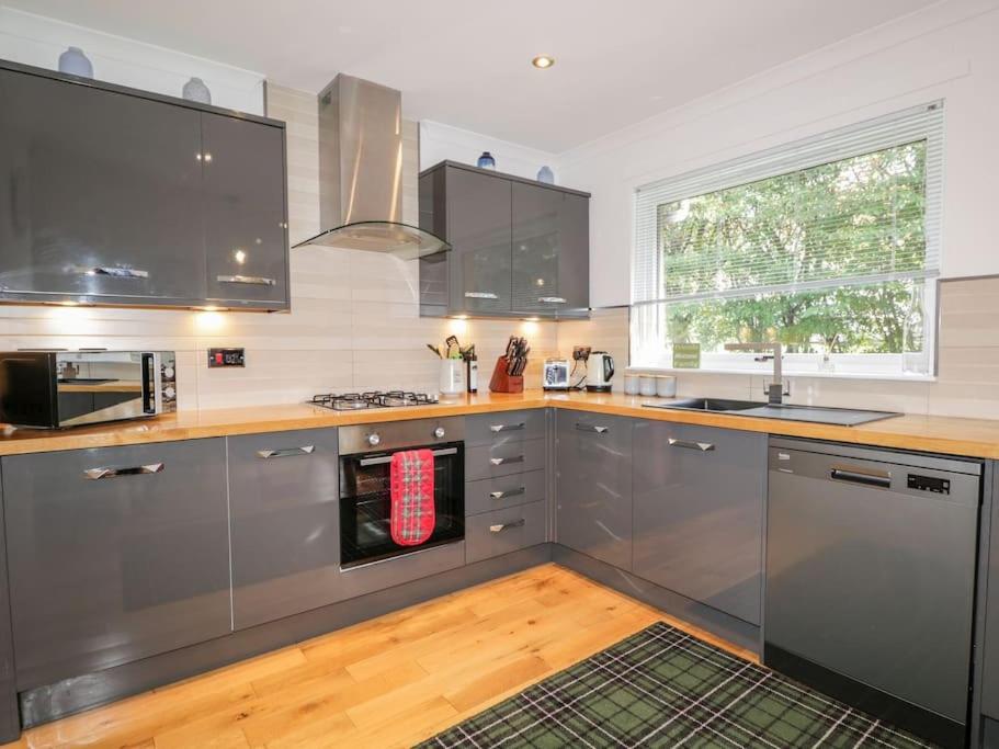 Stewart's Cottage, Aviemore Centre view 5