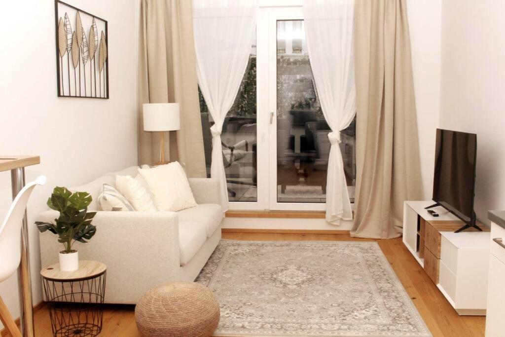 OrestaLiving - View of Vienna