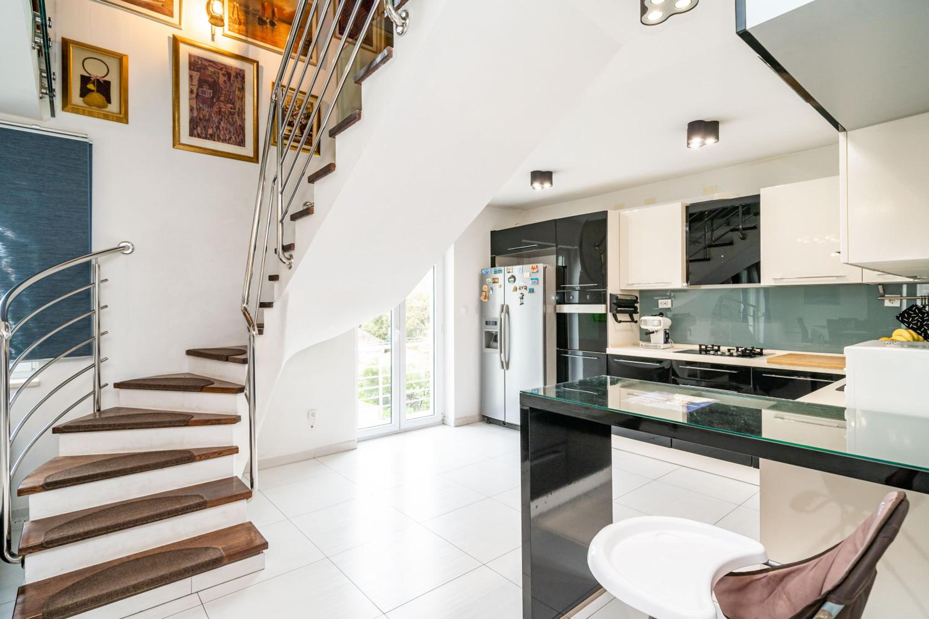 Villa Mikica - above Sunset beach