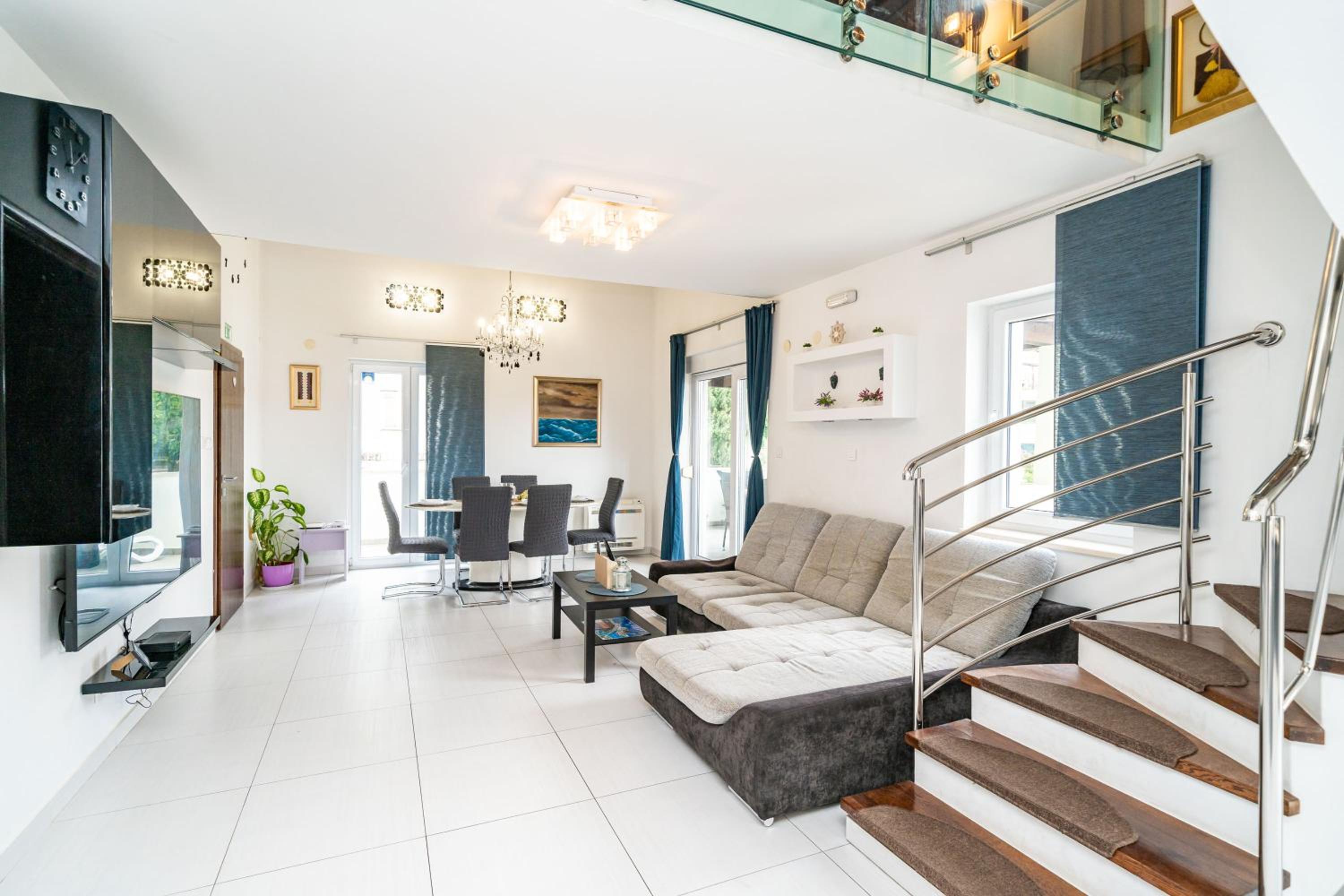 Villa Mikica - above Sunset beach