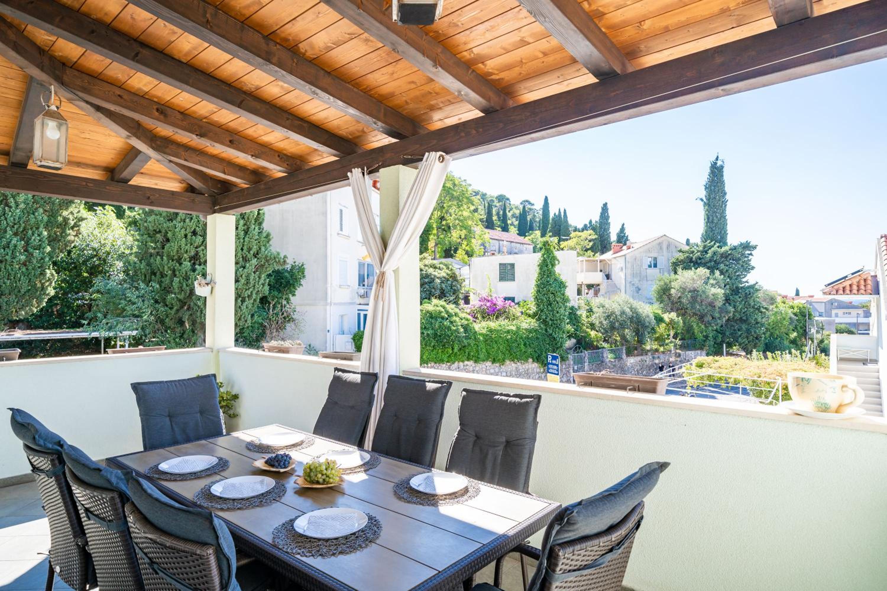 Villa Mikica - above Sunset beach