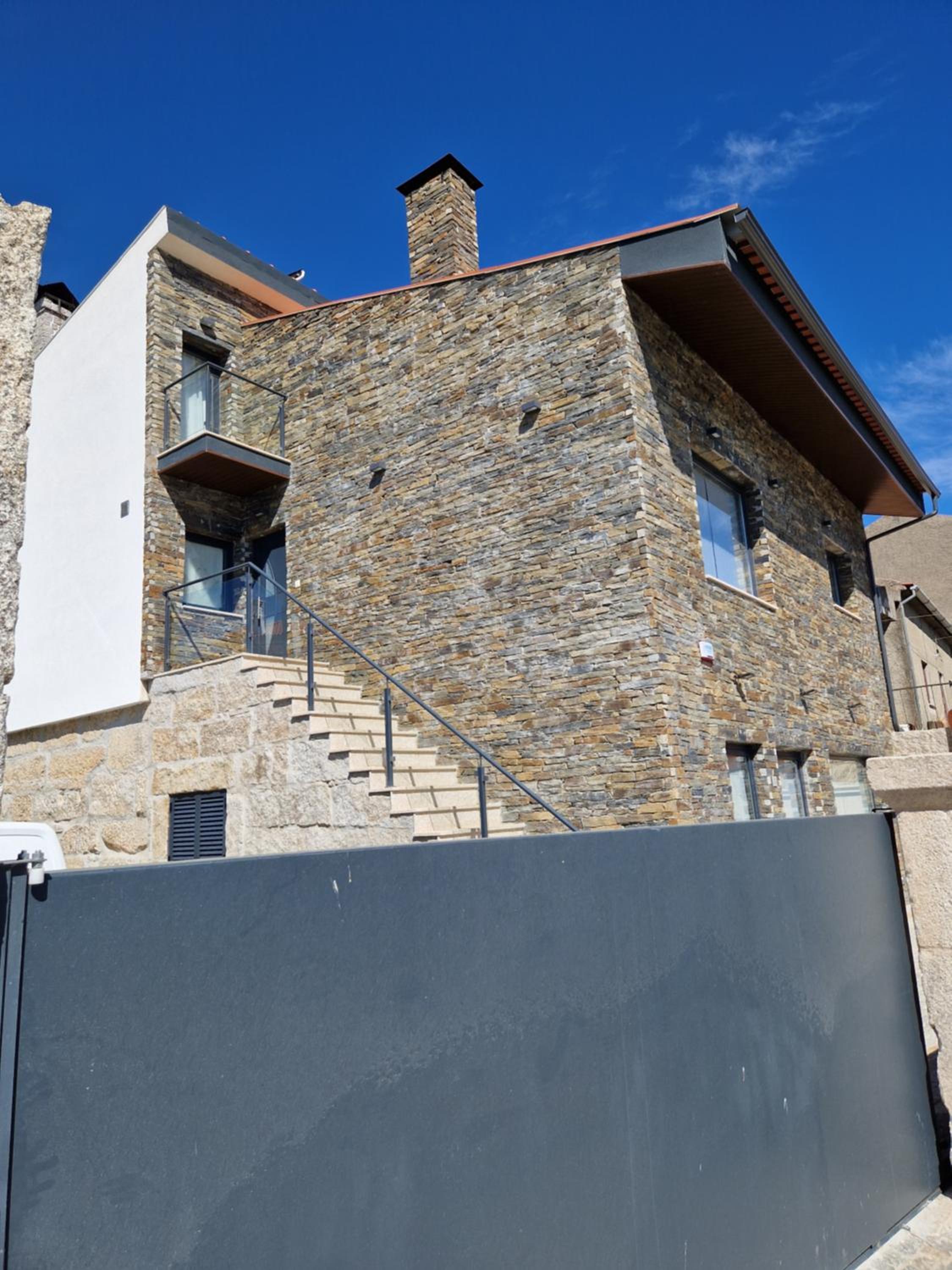 Afonsos House & Rooms view 2