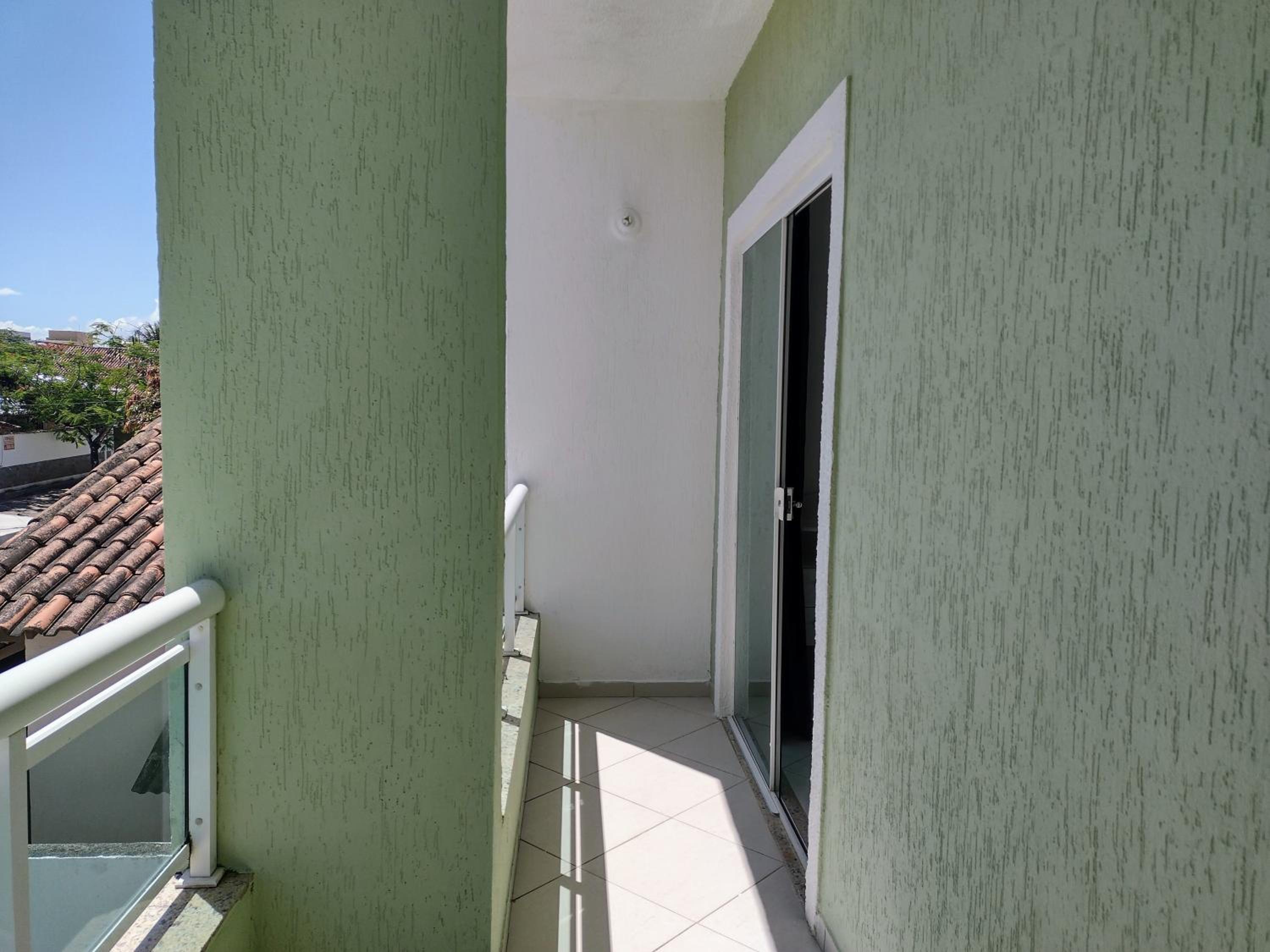 Triplex 3 quartos a 100 metros de Costa Azul
