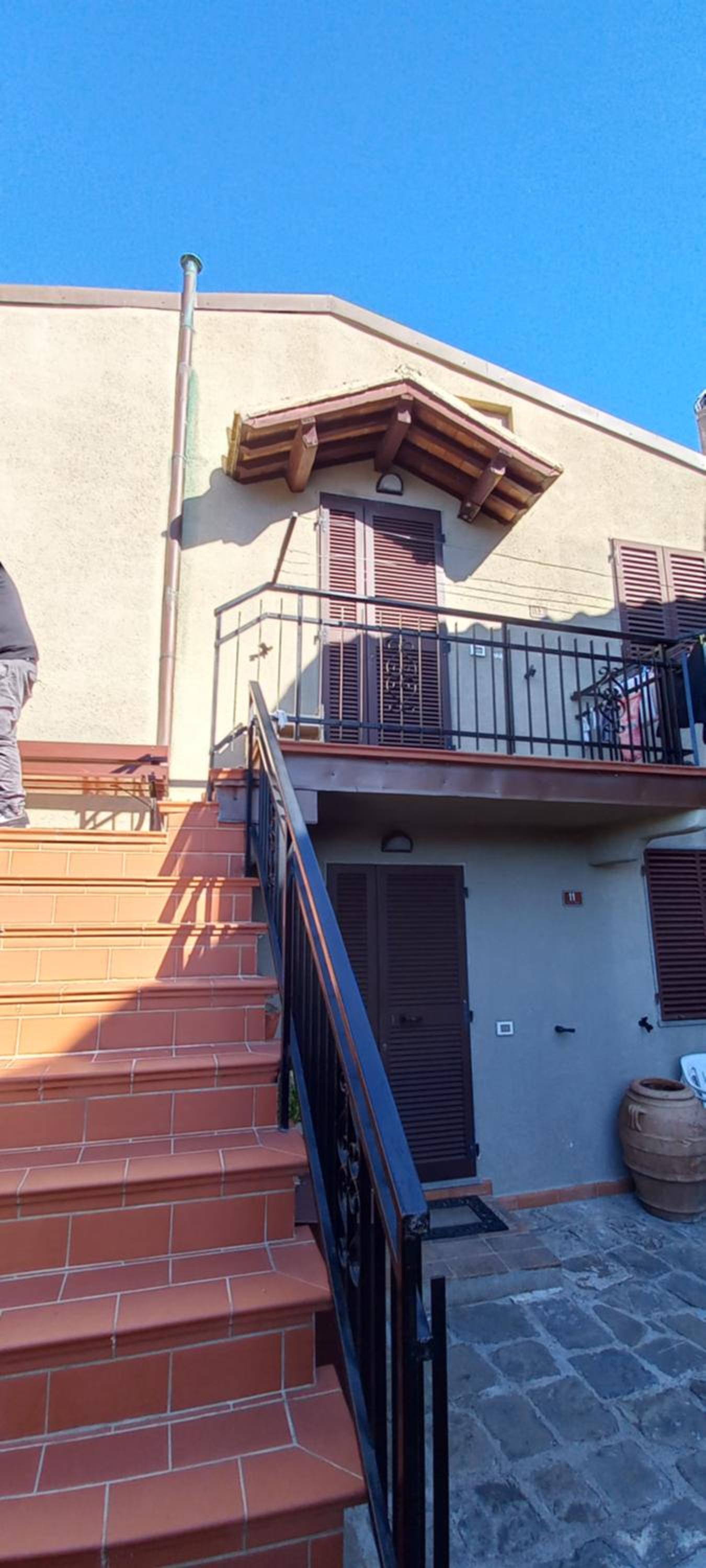 Appartamento con 2 camere in borgo medievale view 3