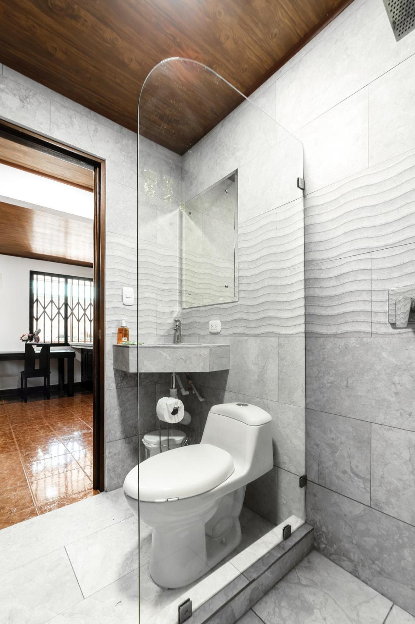 Casa Iris- Home for Family, Steps From the Beach, Pool and Yoga Deck