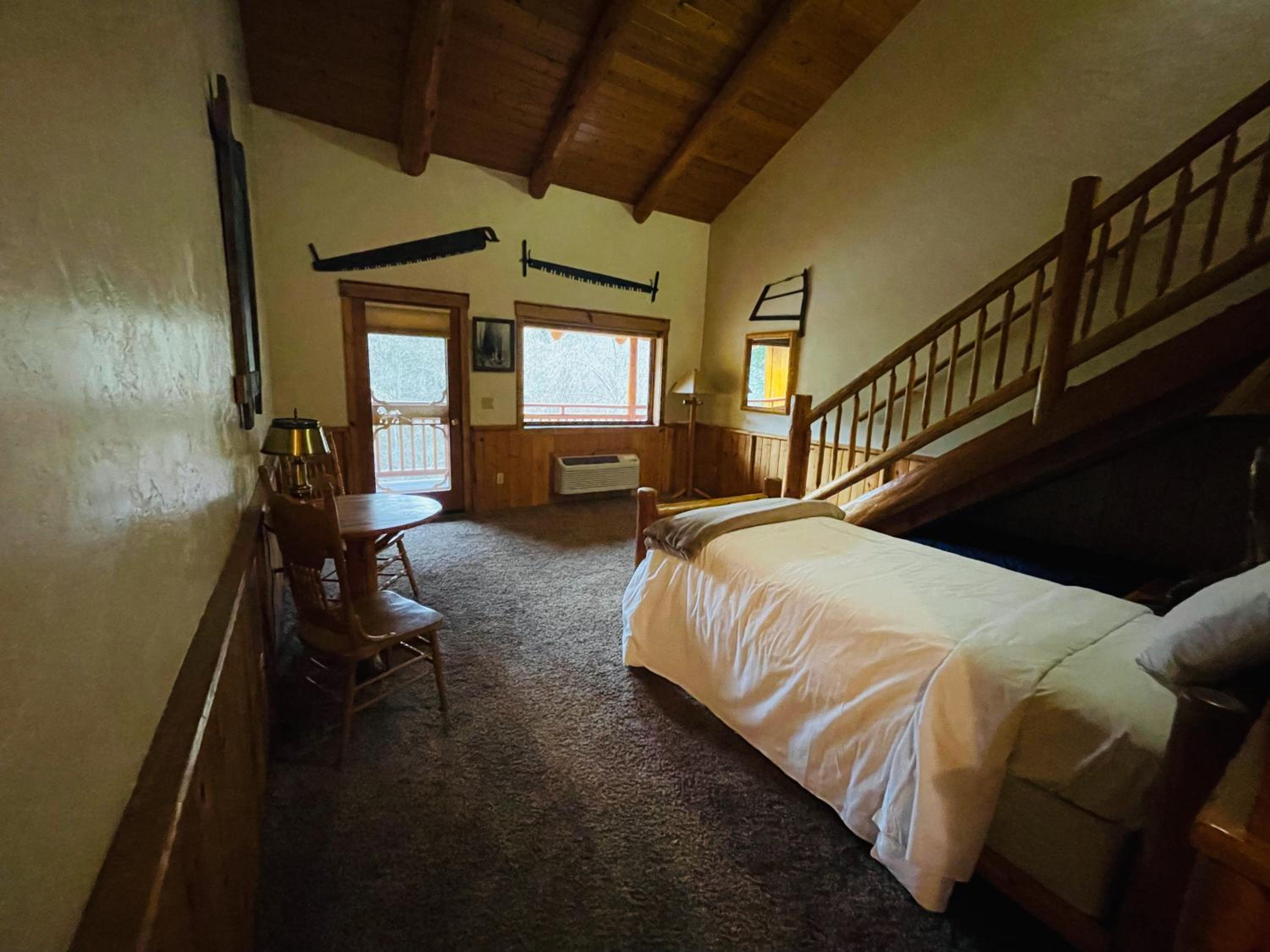 The Lindsay Lodge - Property Image 2