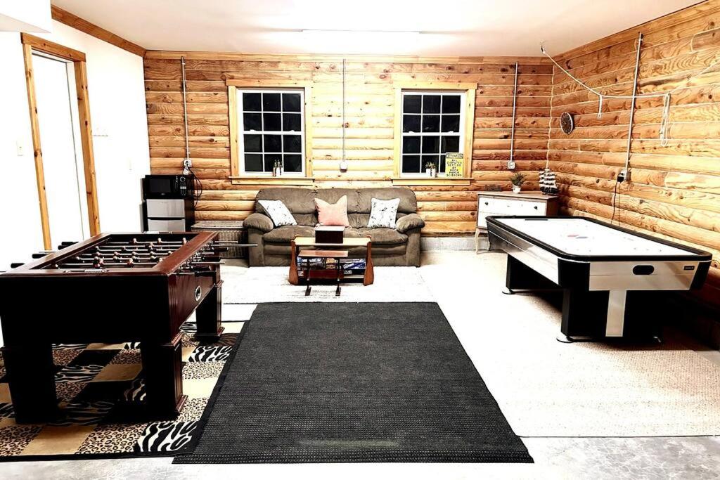 One of a Kind Rustic Log Cabin near Bryce Resort - Large Game Room - Fire Pit - Large Deck - BBQ view 2