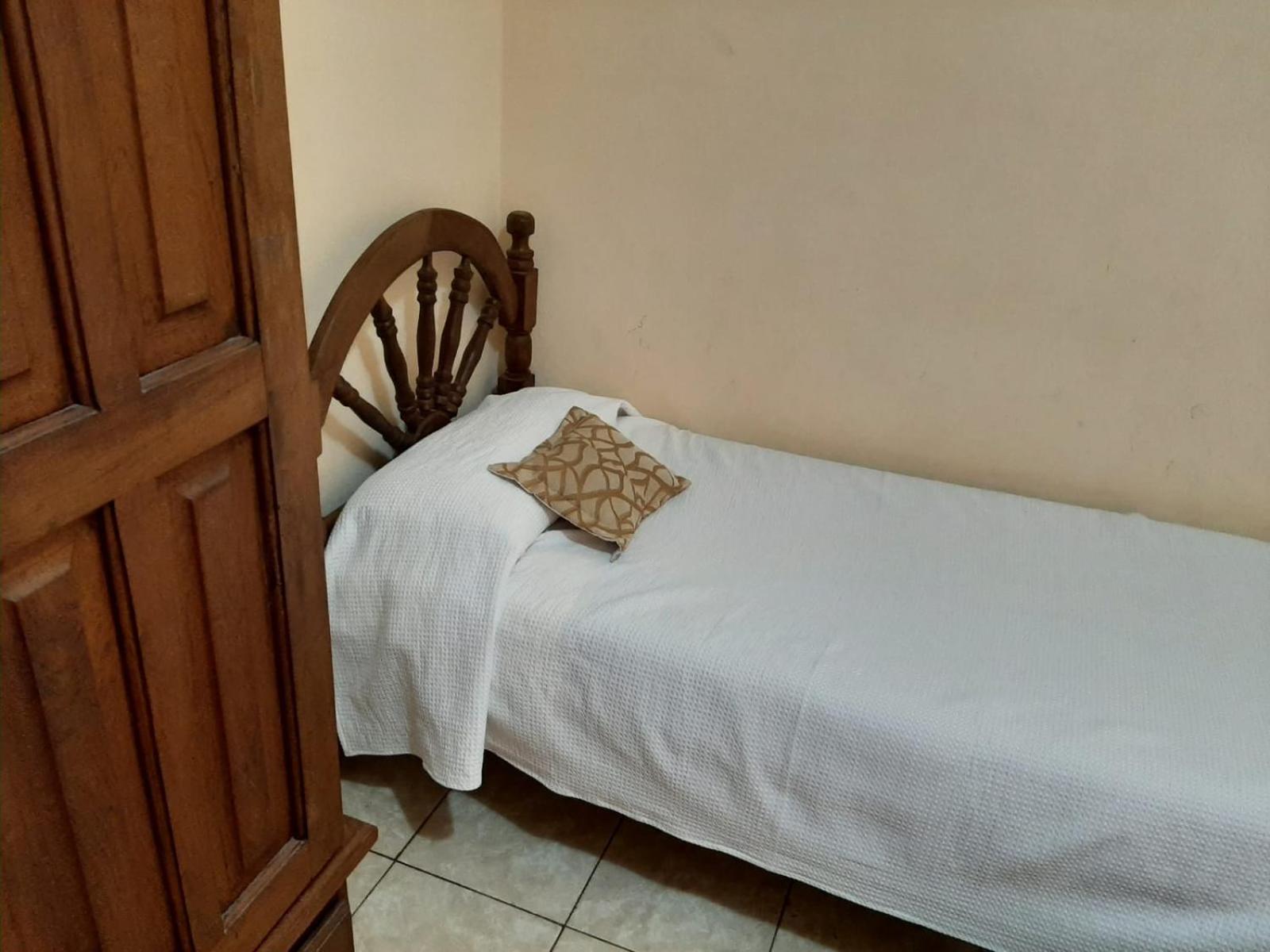Hospedaje Legus