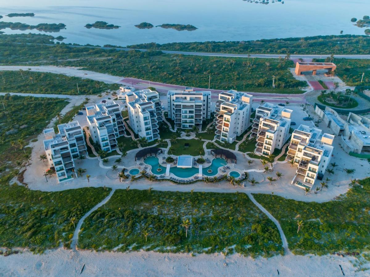 Playa, Selva, Cenotes, Ruinas, Marina todo a 5 km view 3