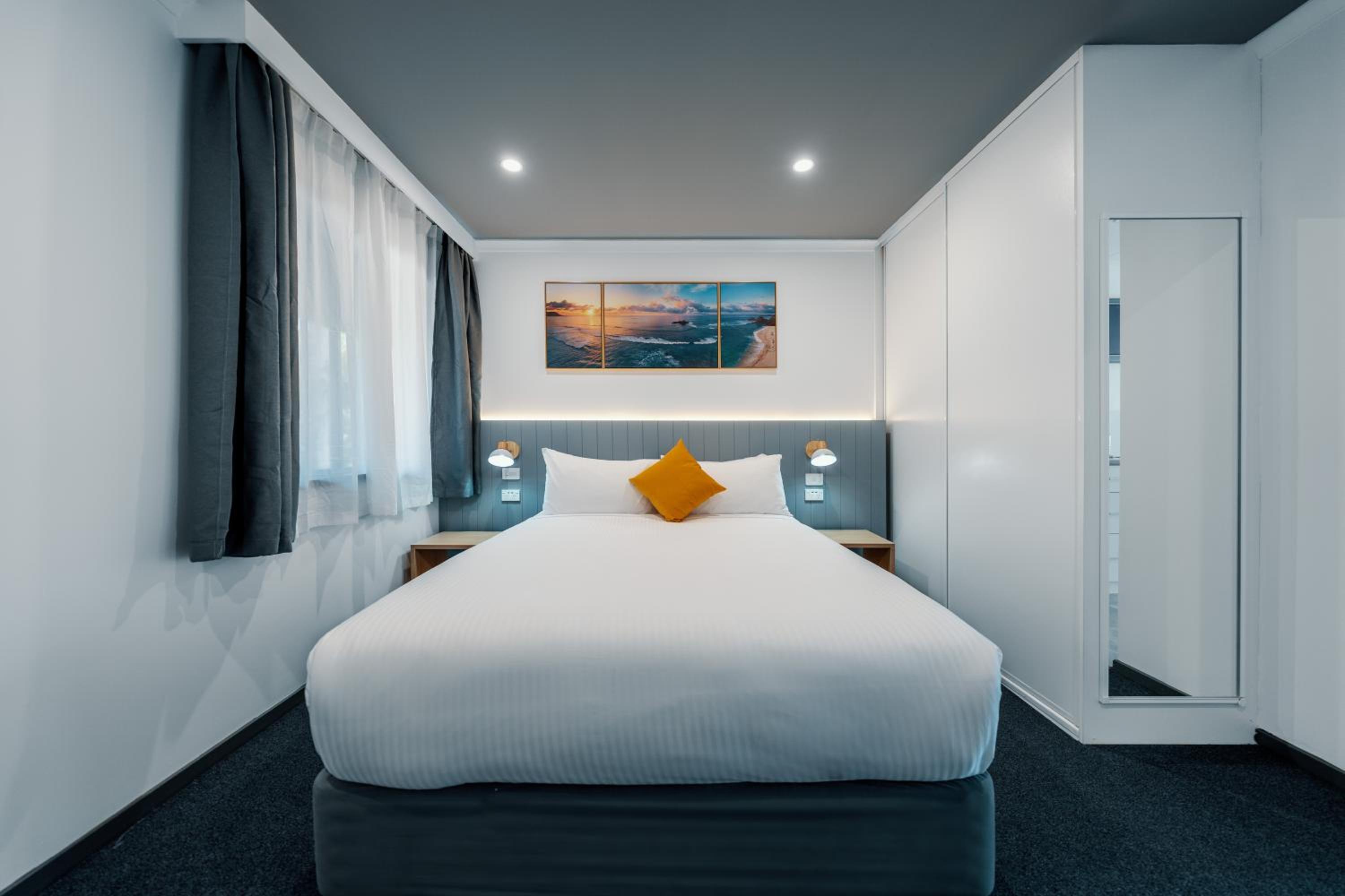 Mollymook Shores