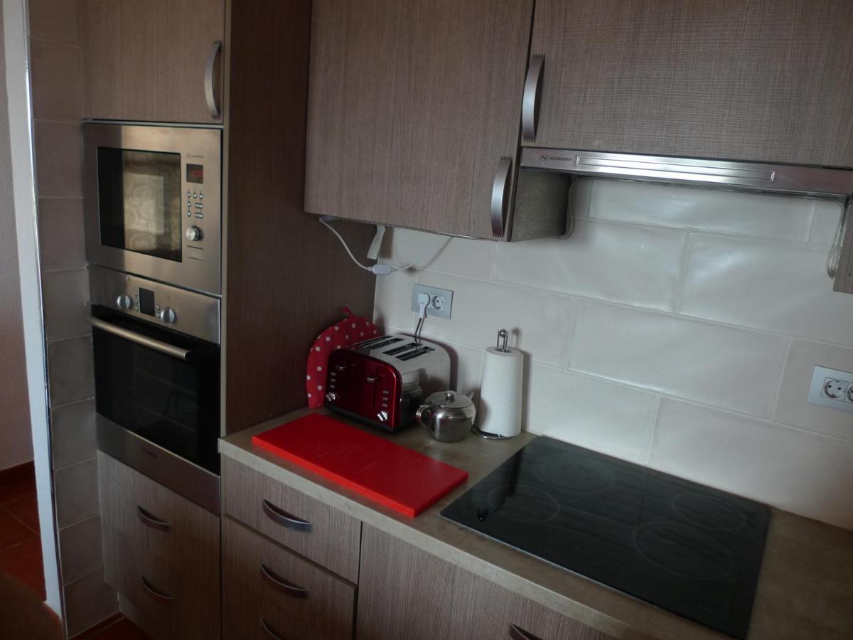 One Bed Apartment Free WiFi Stunning views to sea, marina and mountains view 4