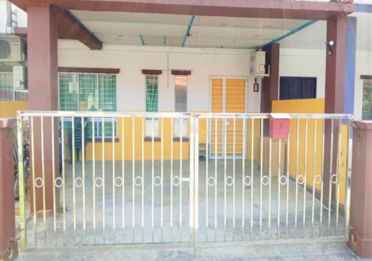 Samarahan Homestay 3-bedrooms house photo 2