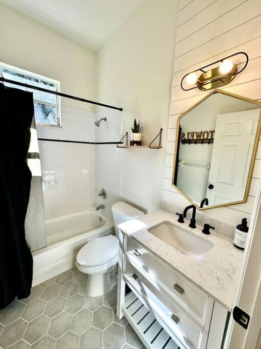 Tampa Vacations - Hidden GEM in the heart of the city!! - Property Image 6