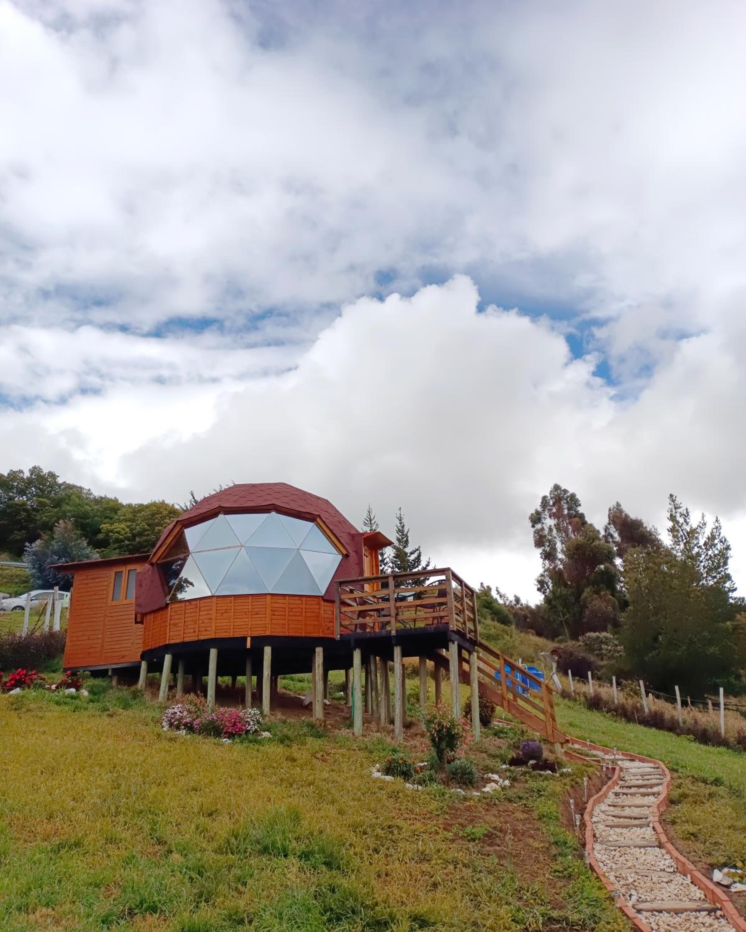 Domos lago Muisca Xue view 3