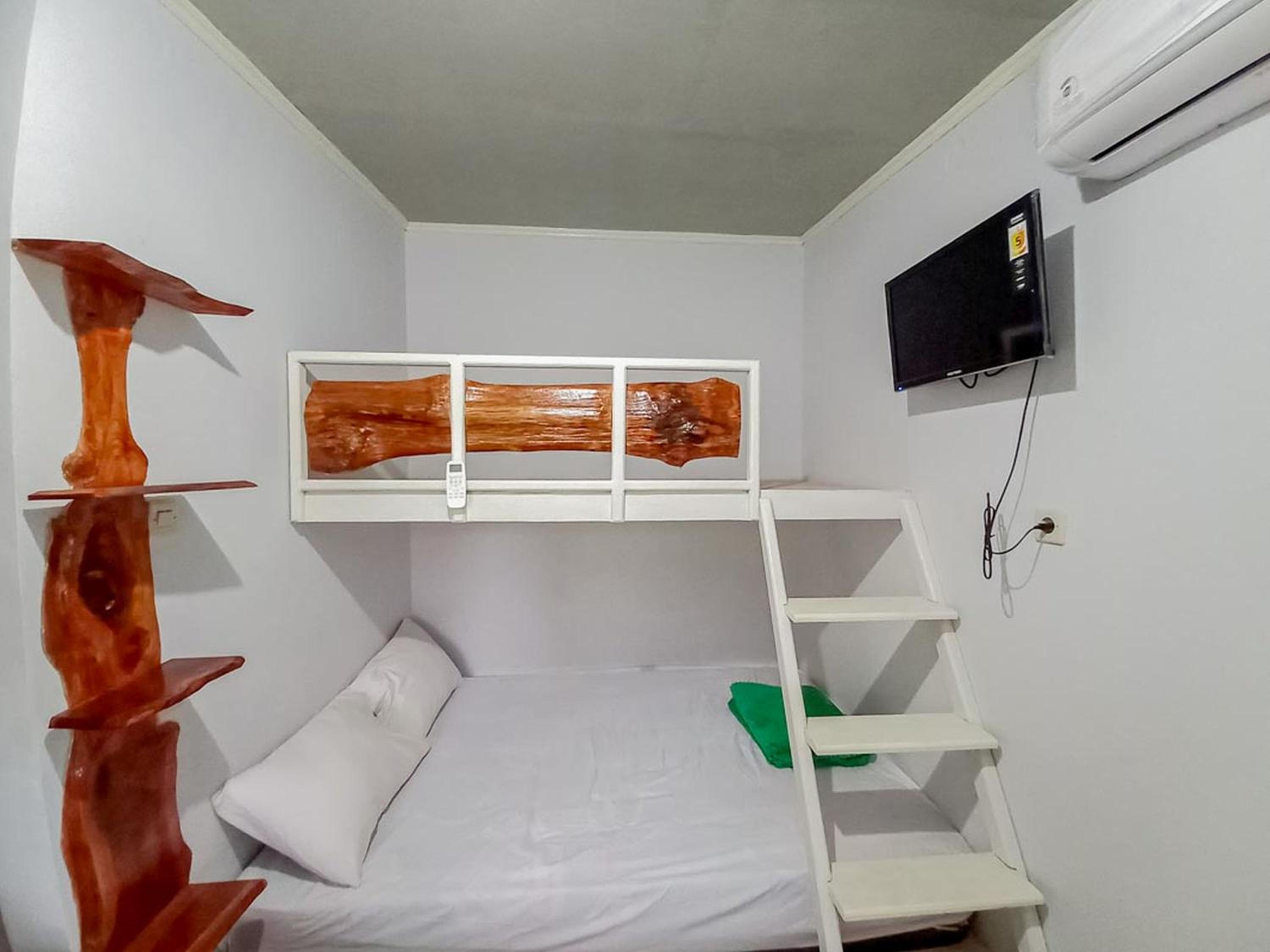 Labinda Homestay Caruban Mitra RedDoorz