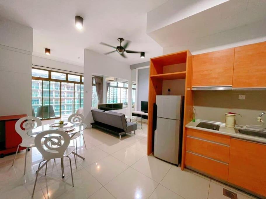 Mount Austin #Palazio A2 Pool view 1-2Pax #MSPro