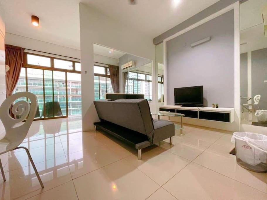 Mount Austin #Palazio A2 Pool view 1-2Pax #MSPro