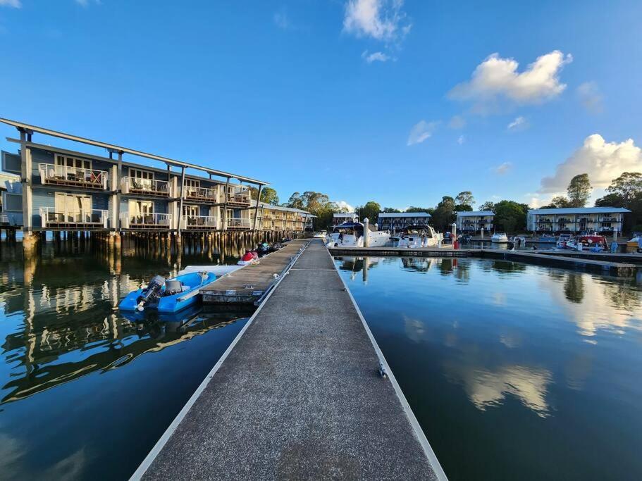 Water View. 1bedroom Sleeps 2. WI-FI, Wash Machine
