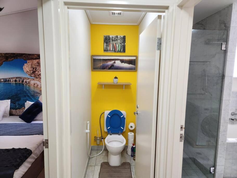 Water View. 1bedroom Sleeps 2. WI-FI, Wash Machine