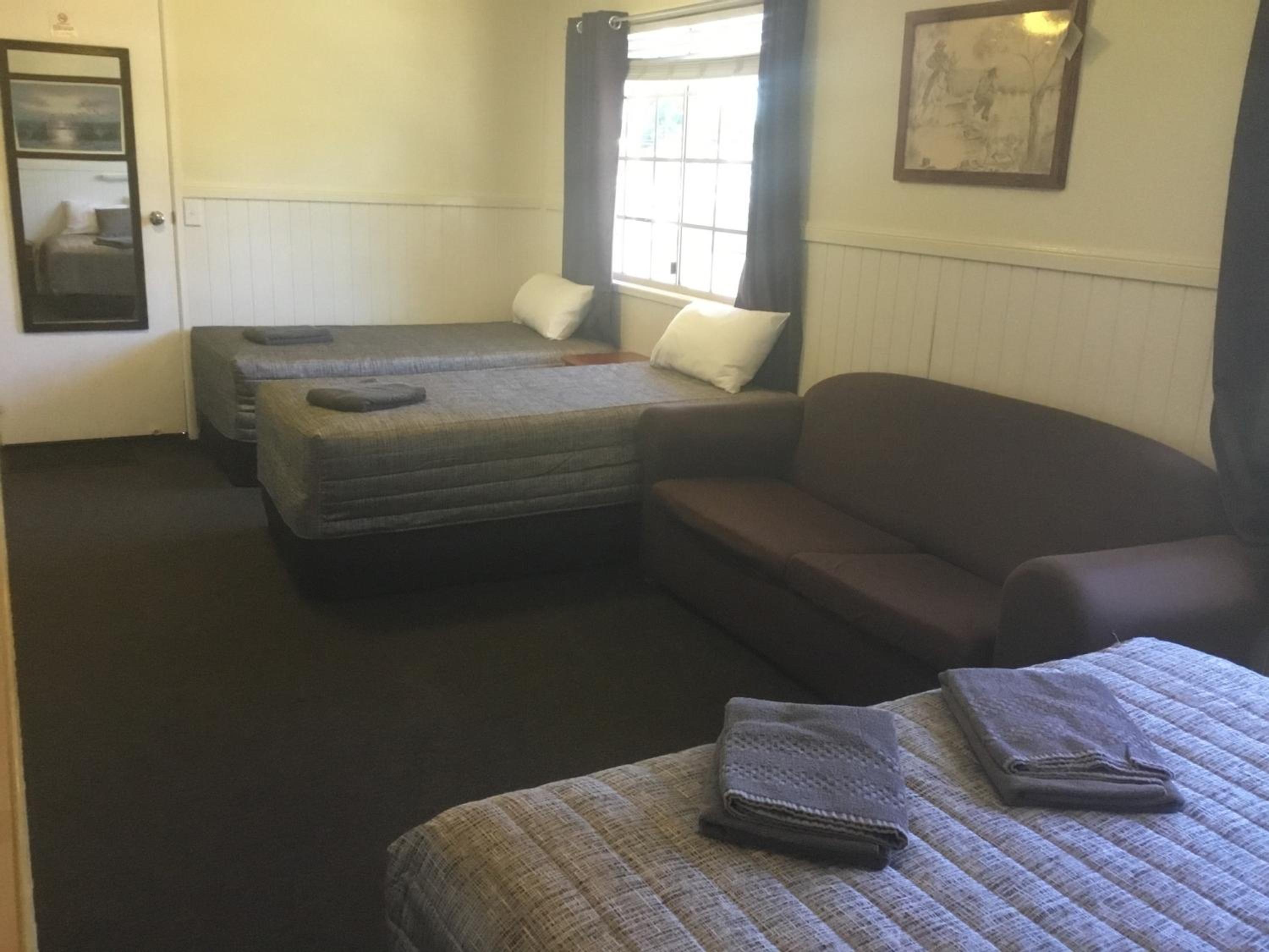 Charleville Waltzing Matilda Motor Inn