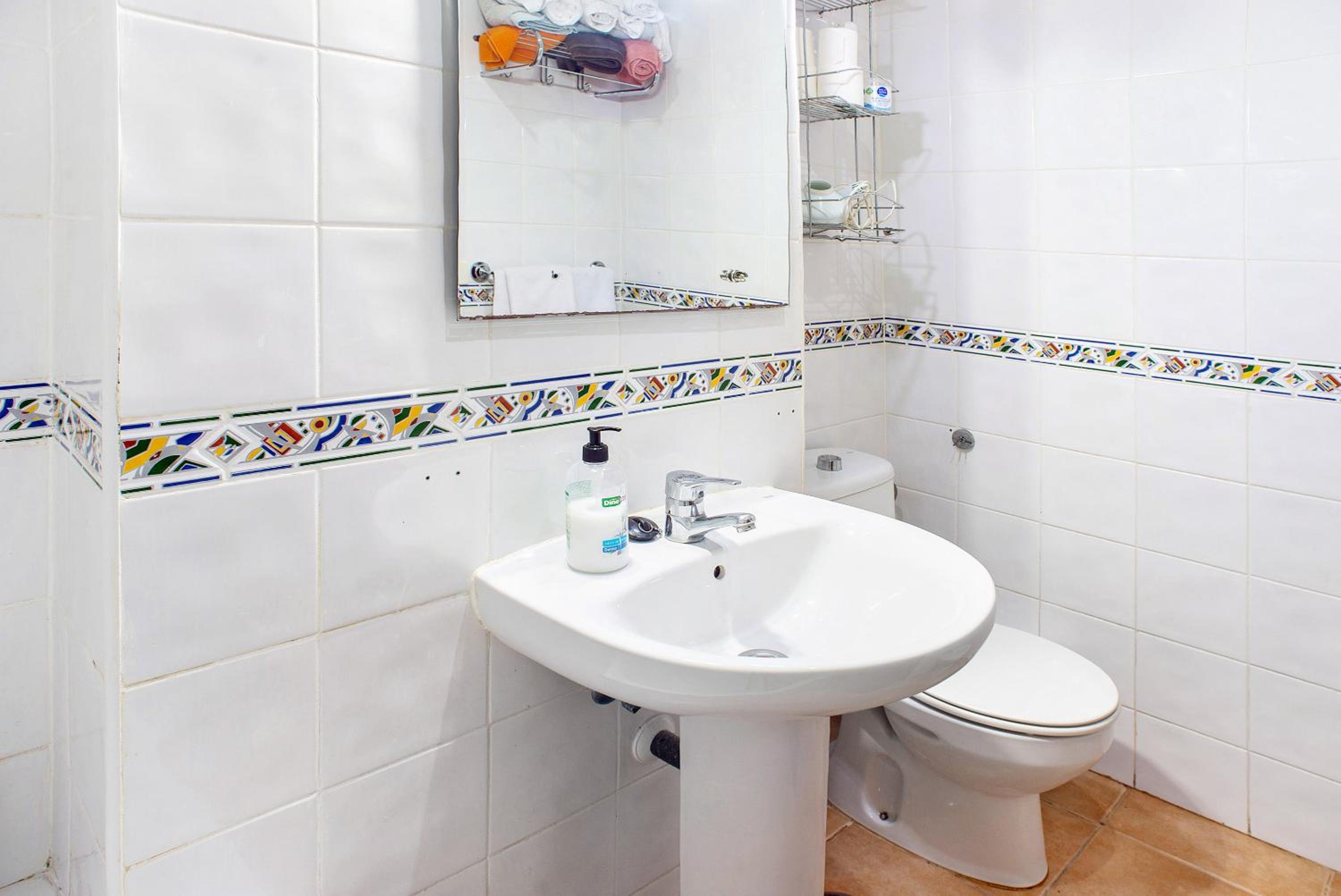 Playa Sardina en Gáldar — bathroom
