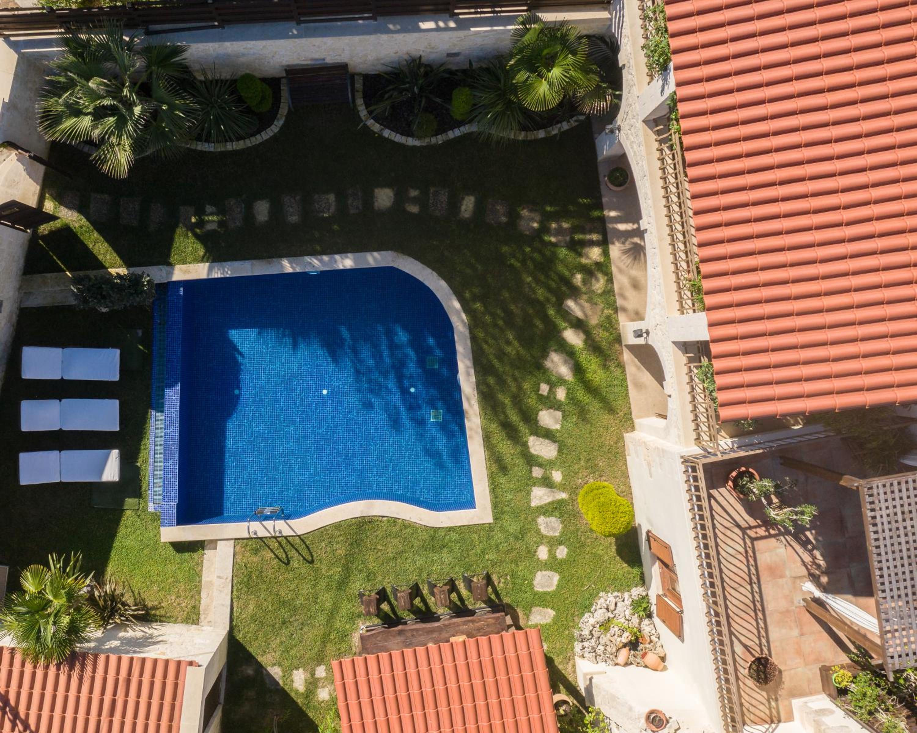 Nicole Villa I "Free" Heated Pool, Village Escape photo 5