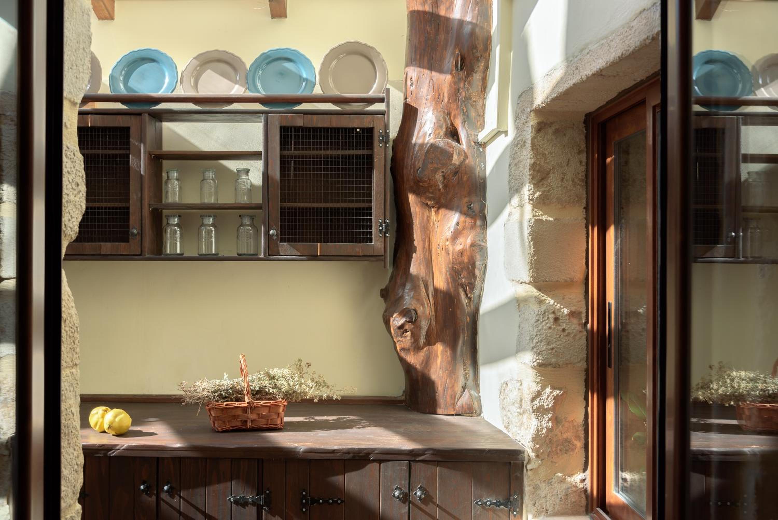 Nicole Villa - Private ''Heated'' Pool, Village Escape