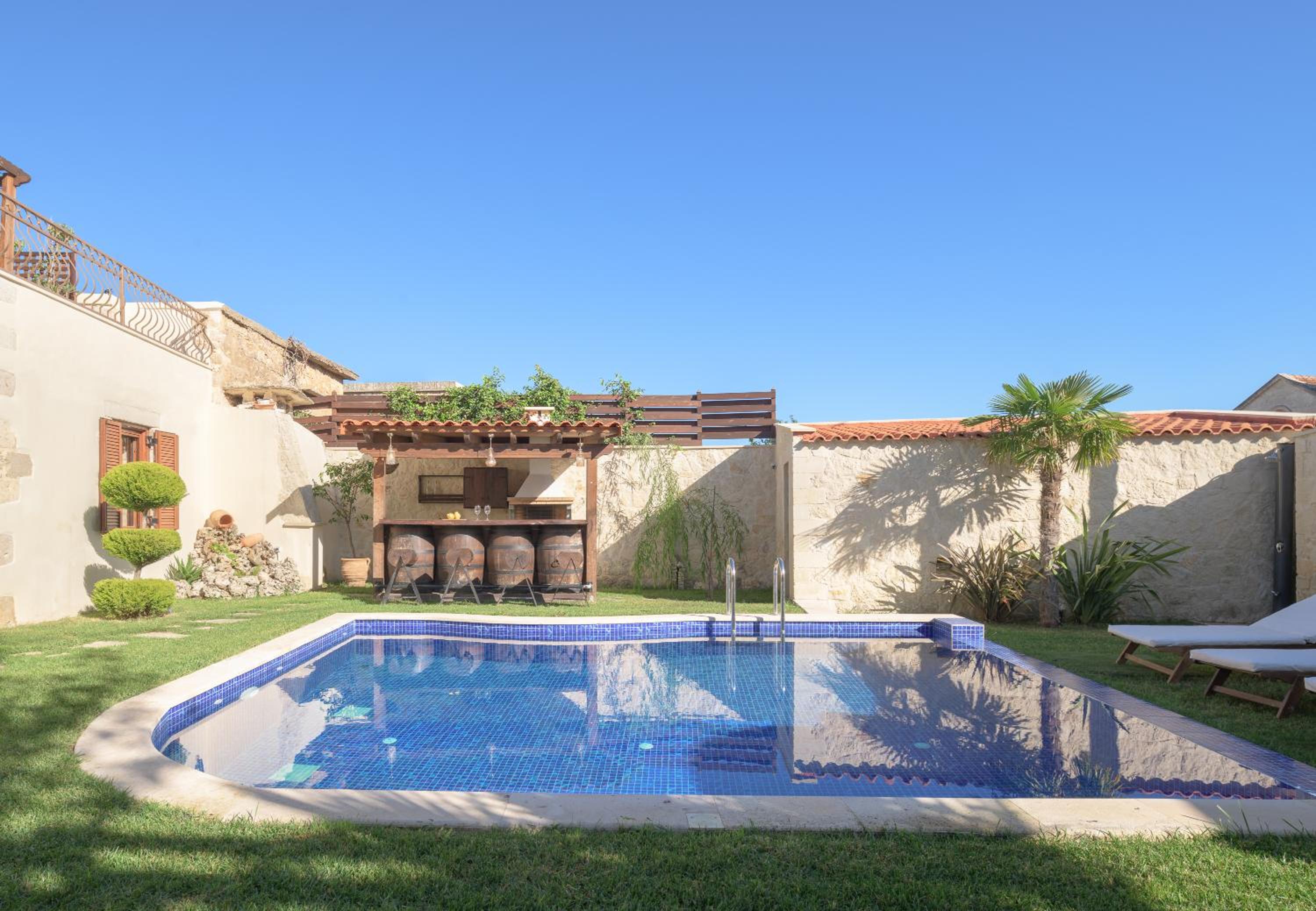 Nicole Villa I Private ''Heated'' Pool, Village Escape