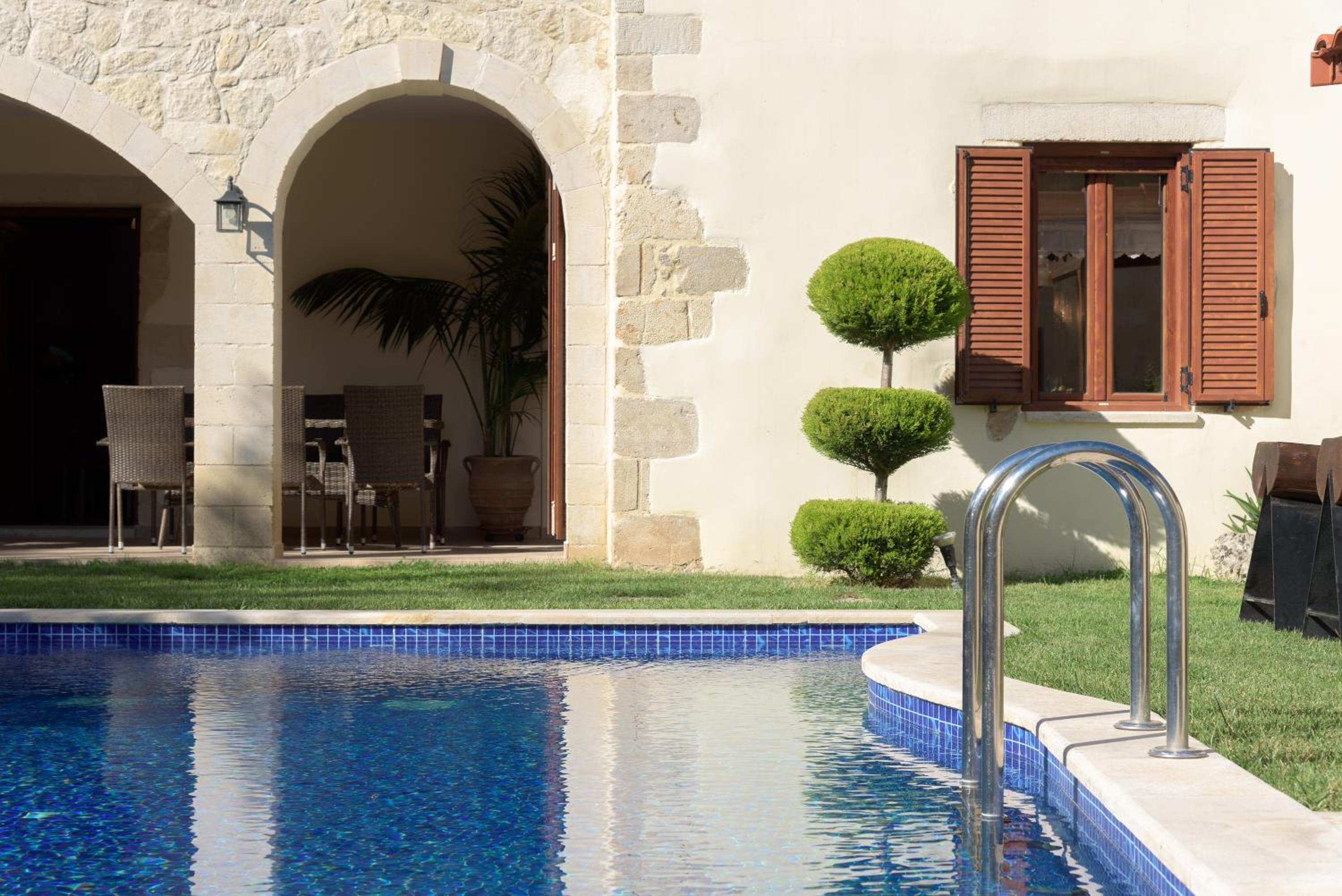 Nicole Villa I Private ''Heated'' Pool, Village Escape