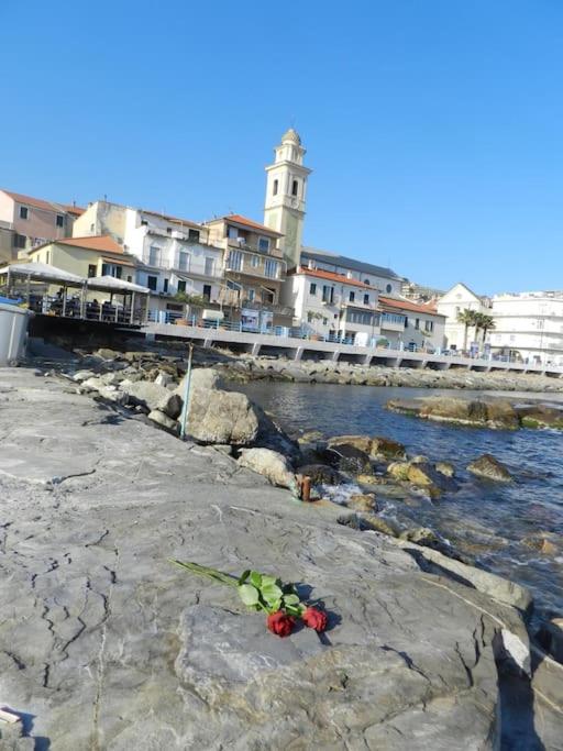 Sea View, in the old town Santo Stefano Al Mare photo 4