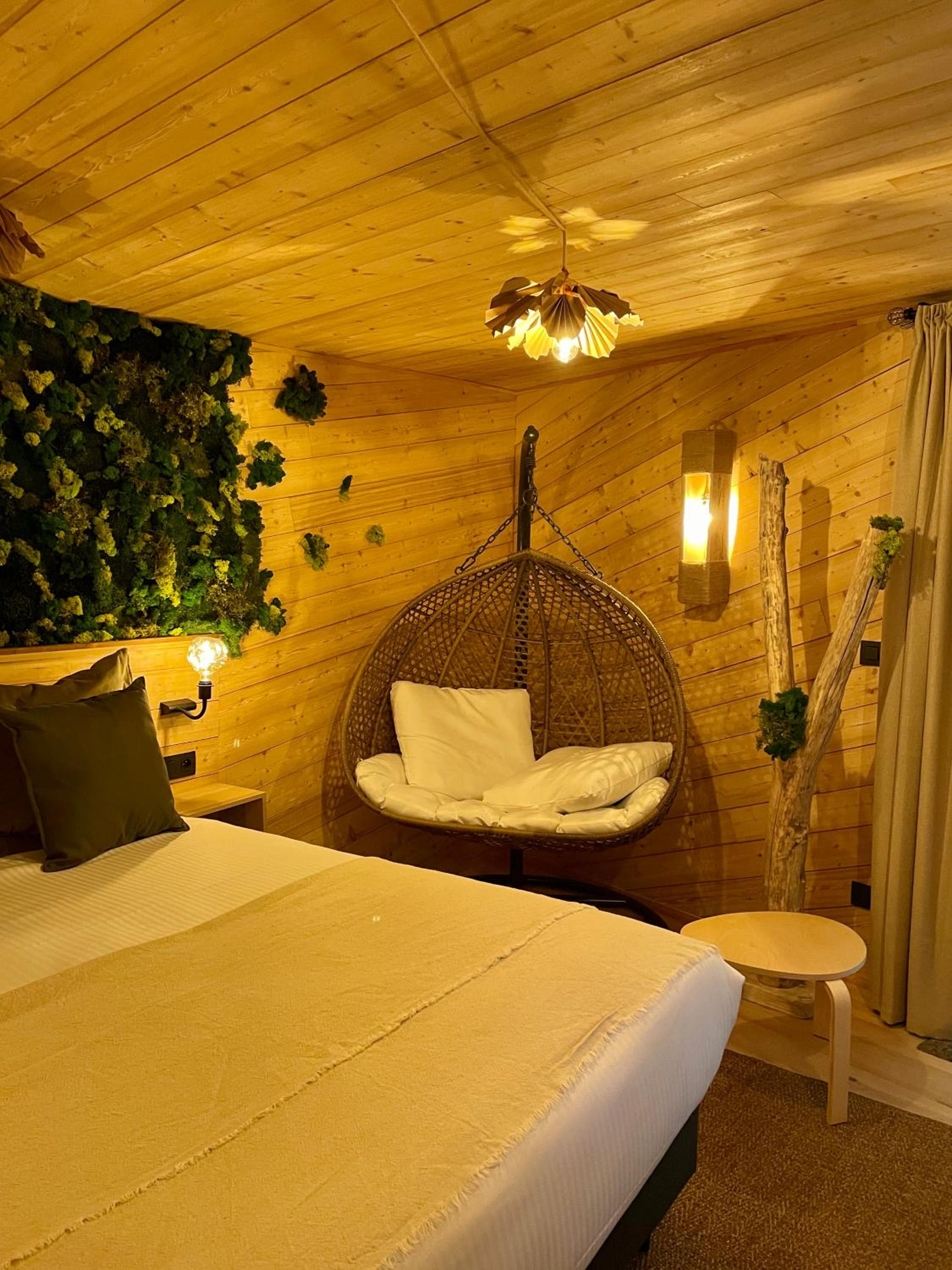 Utopia Village - Art & Nature Lodges