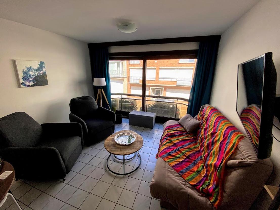 Appart sympa 6p avec garage et terrasse ensoleillée et spacieuse à 25m de la Mer Westende