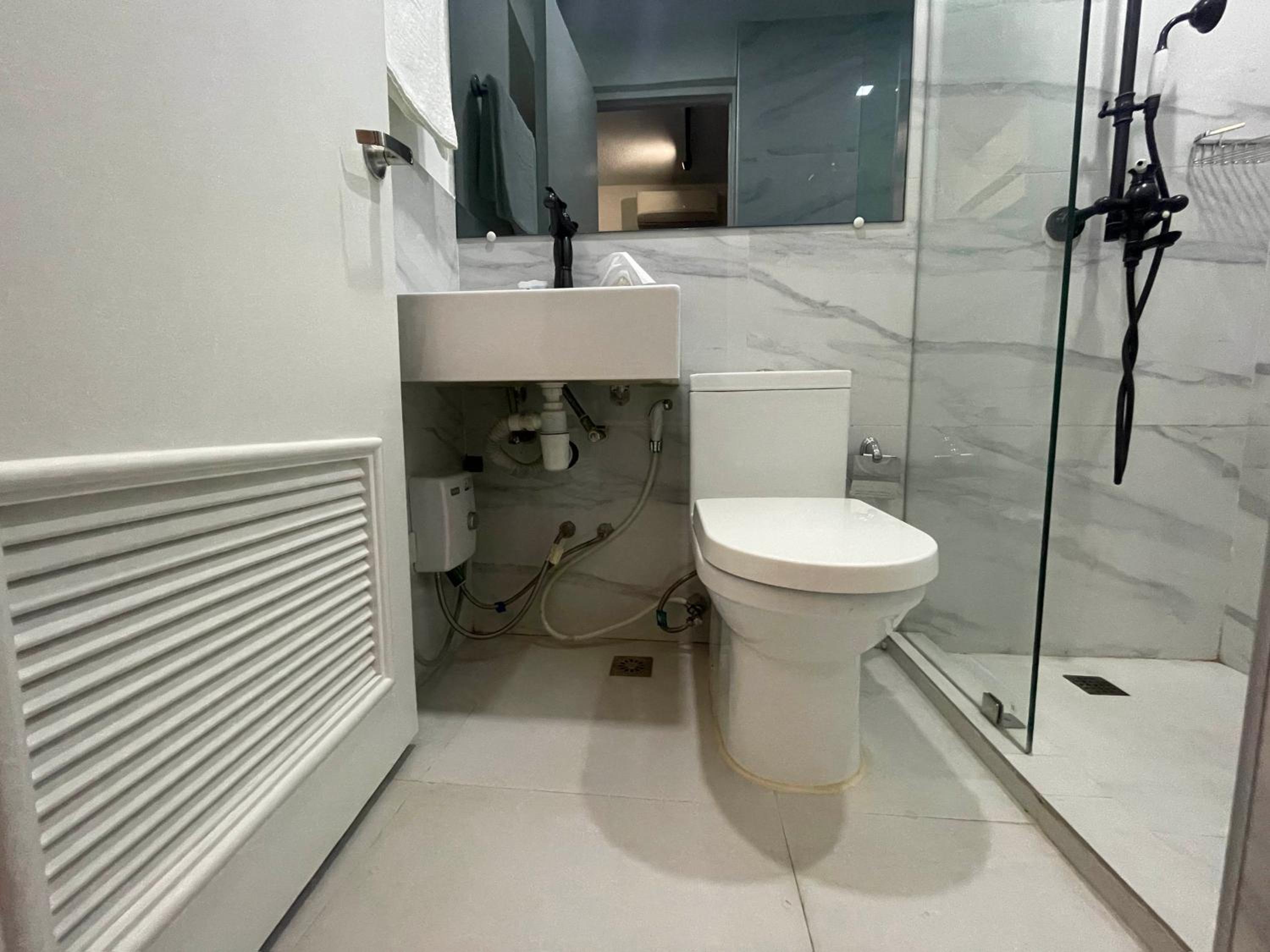 Aurrow Studio @ Burgos Circle BGC view 5
