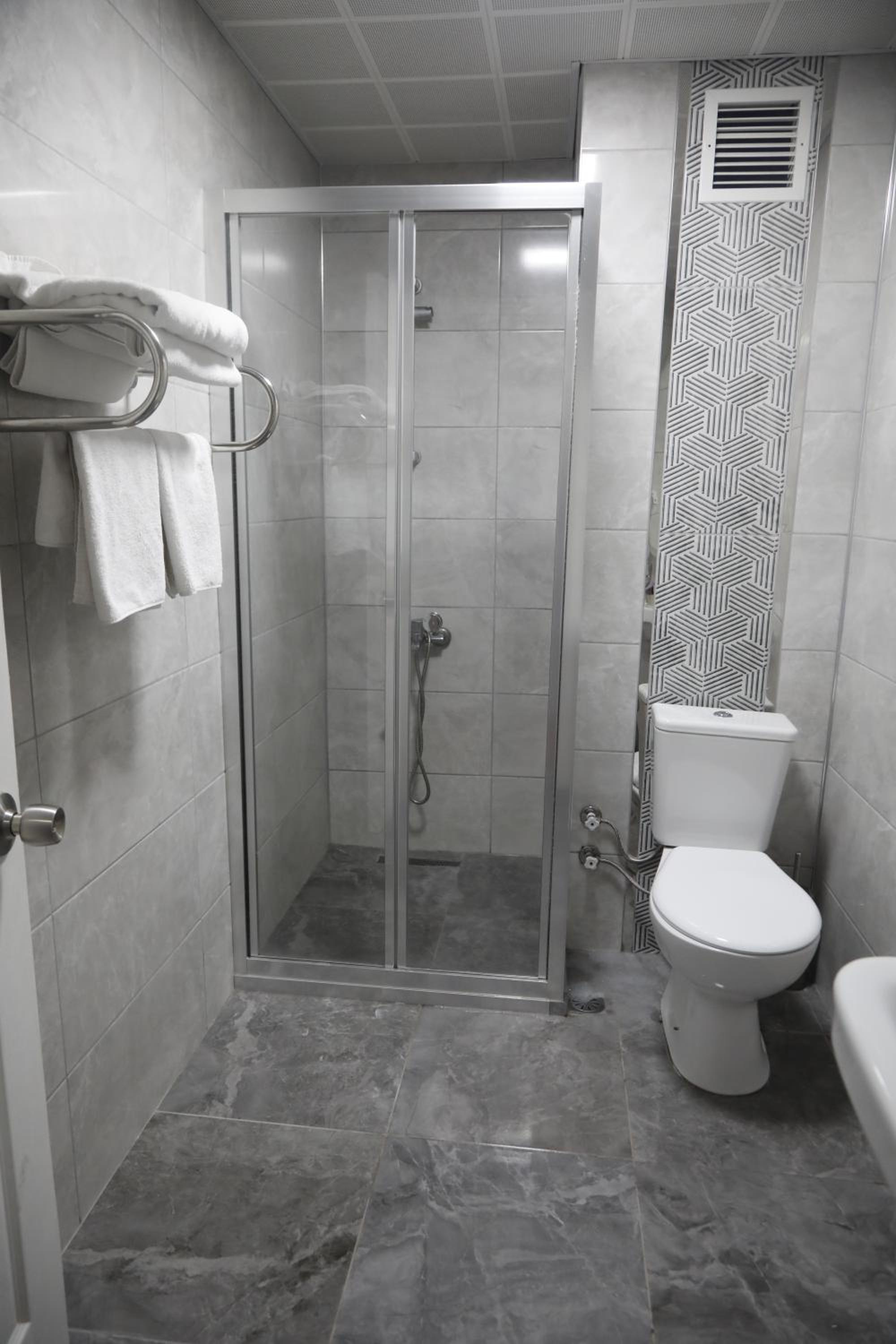 Cihan Palas - Image 44