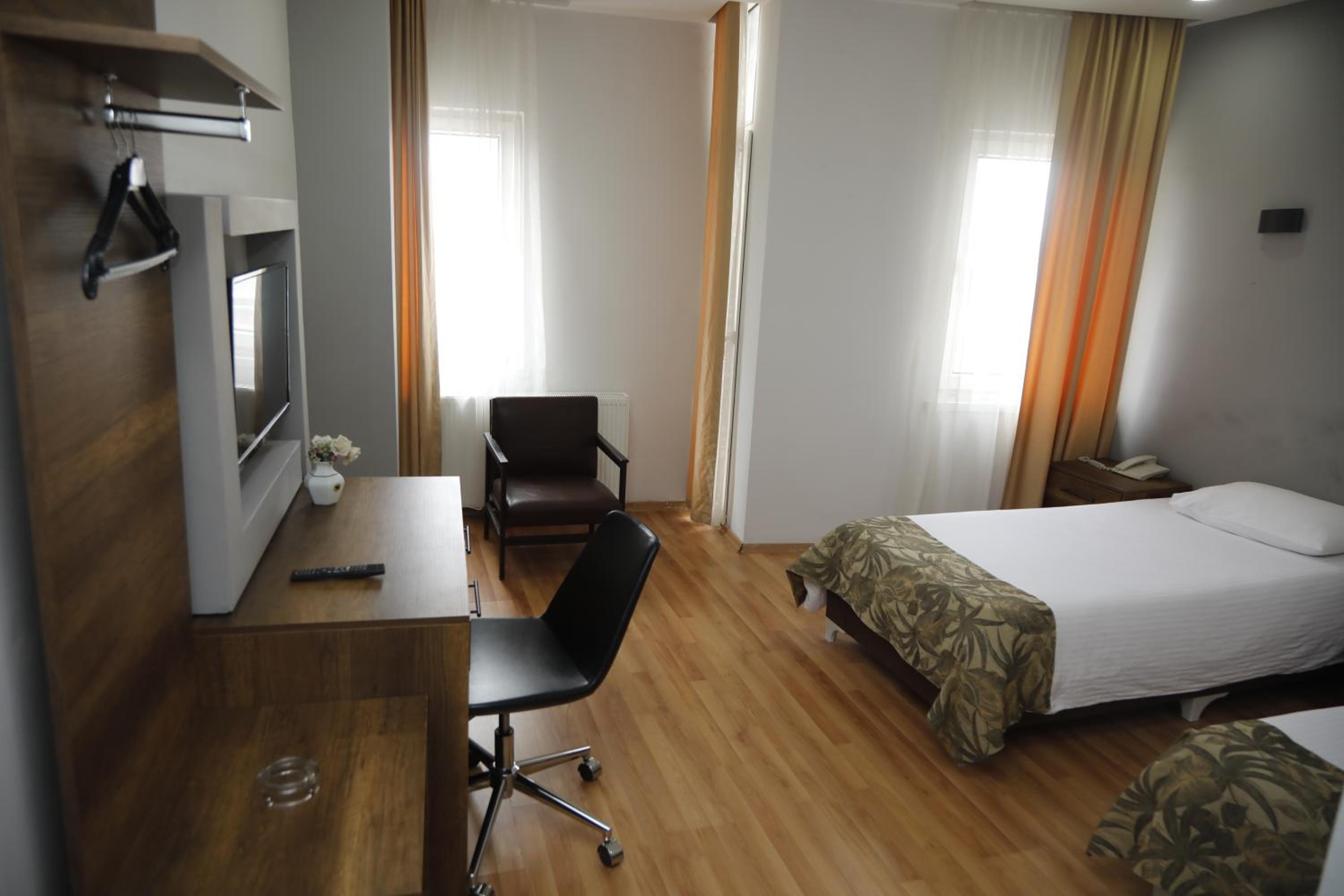 Cihan Palas - Image 29