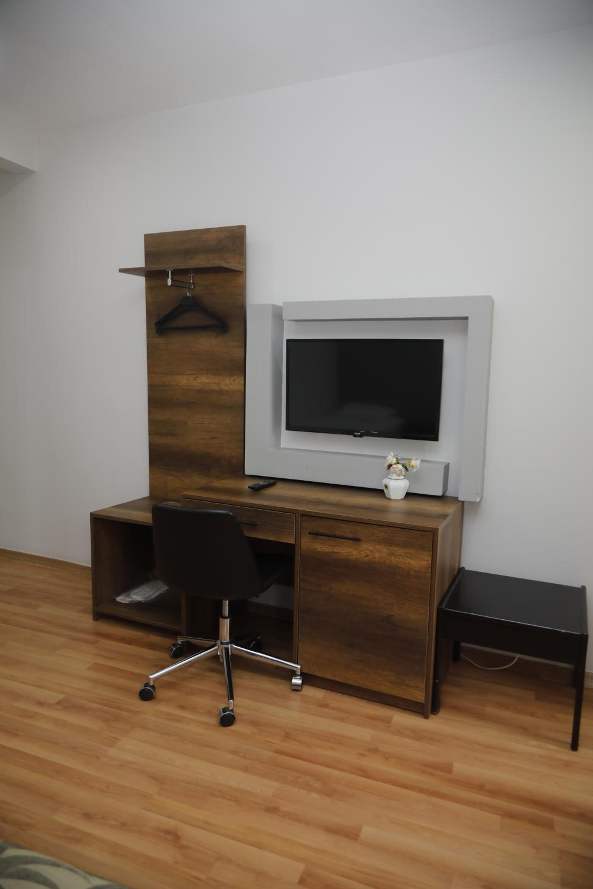 Cihan Palas - Image 42