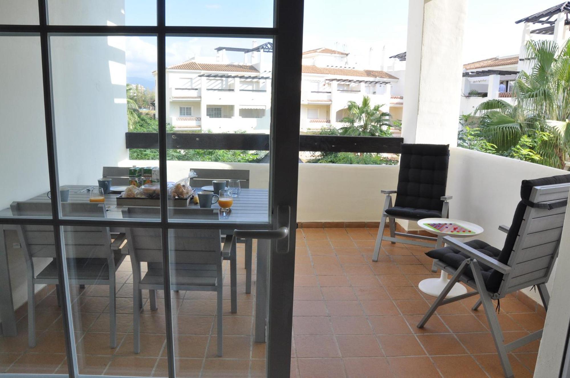 2201-Lovely 2 bedrooms with terrace and pool view 5