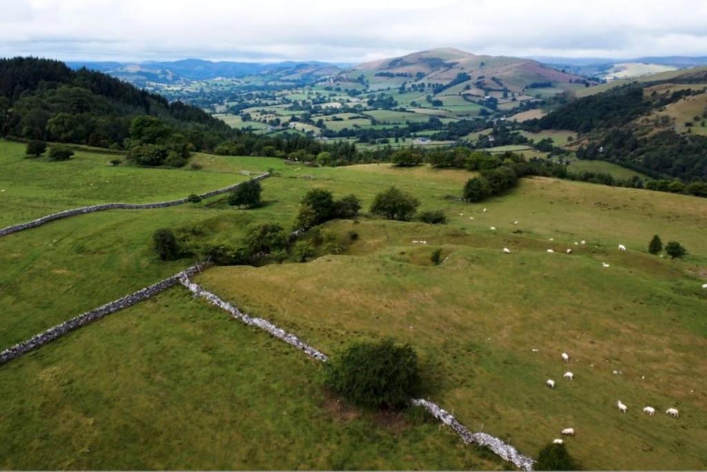 Cynynion Uchaf Farmhouse - 18th Century, Welsh Borders, Breathtaking Views