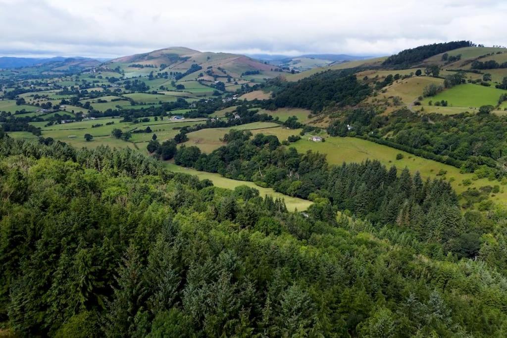 Cynynion Uchaf Farmhouse - 18th Century, Welsh Borders, Breathtaking Views
