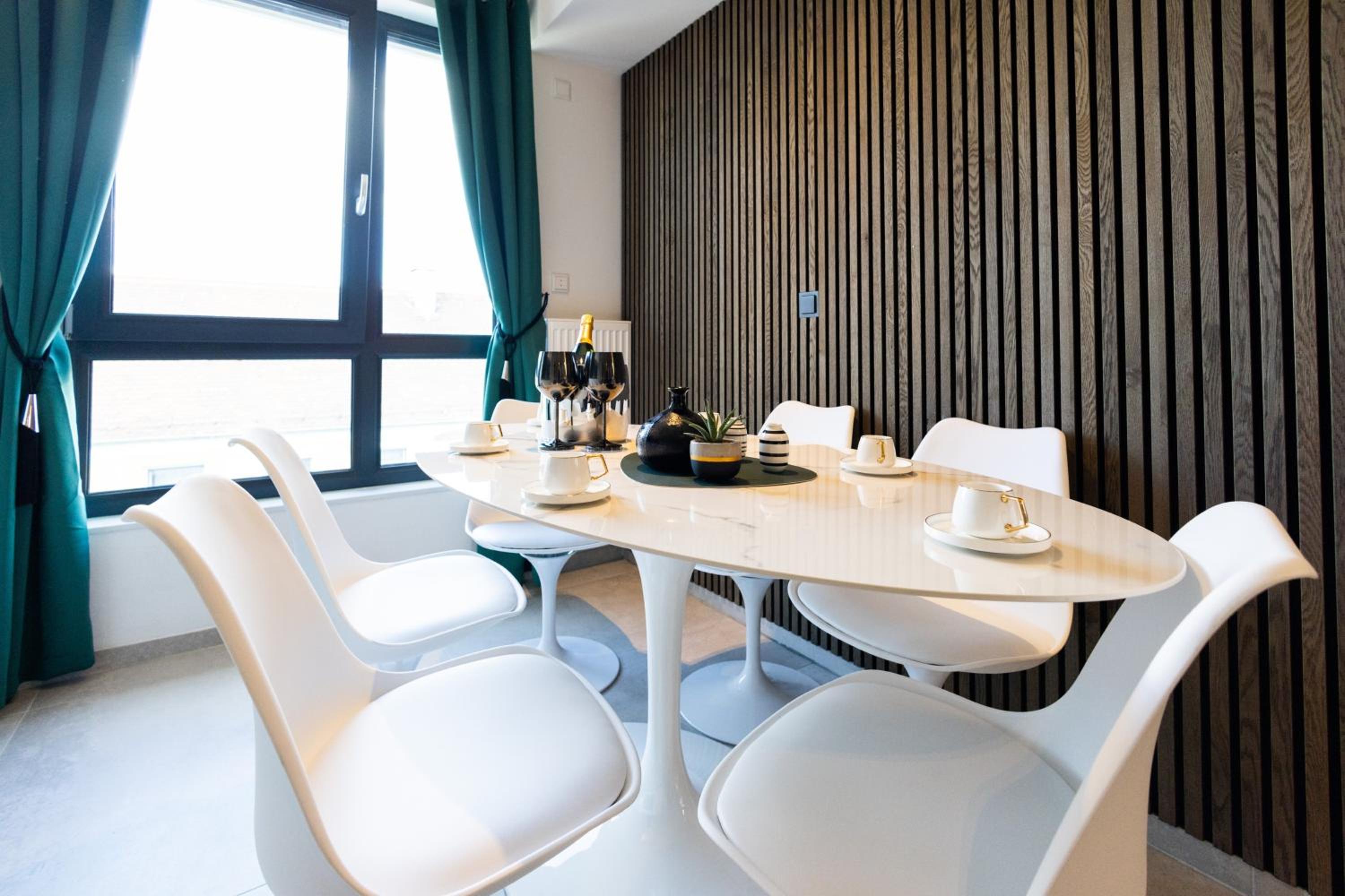Eco Smart Apartments Premium City - Property Image 5