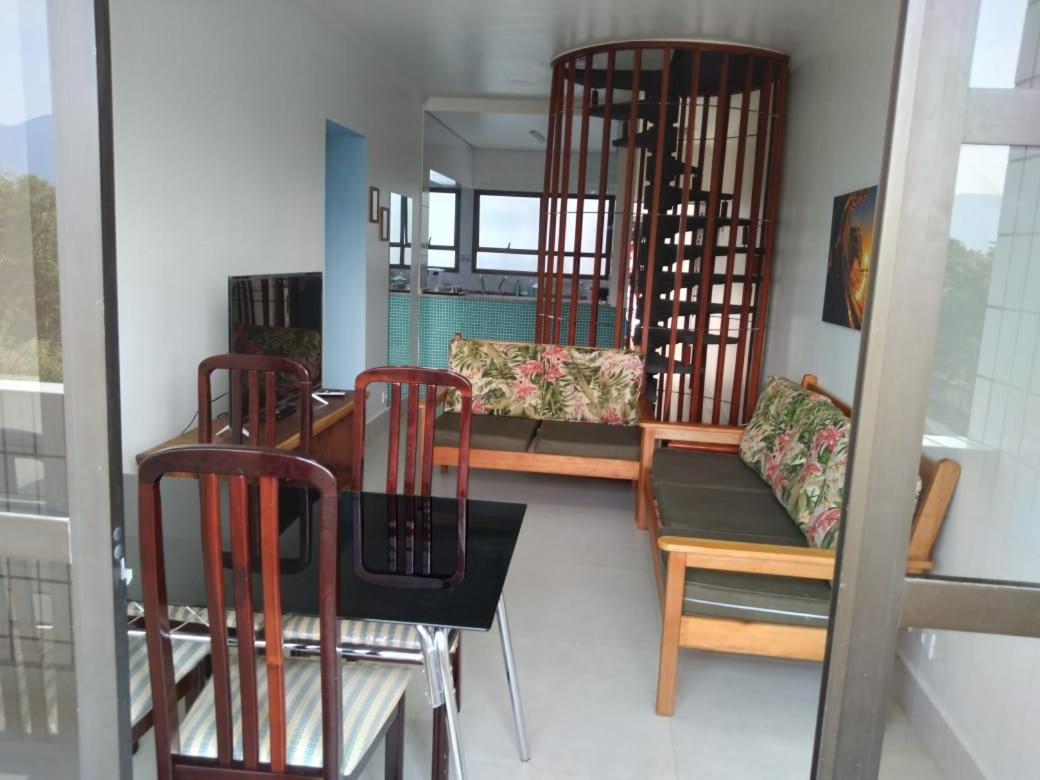 Apartamento Duplex pé na areia em Boracéia