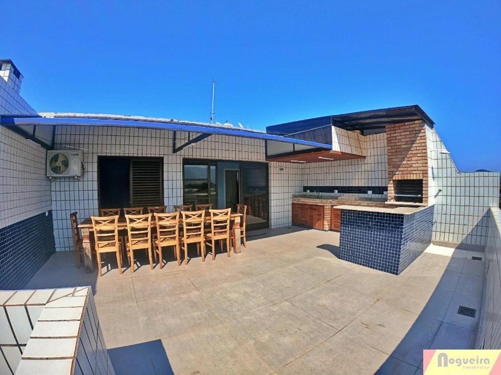 Apartamento Duplex pé na areia em Boracéia