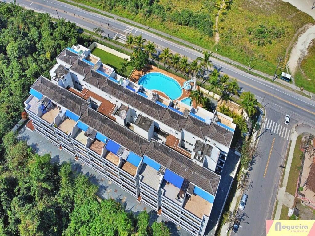 Apartamento Duplex pé na areia em Boracéia