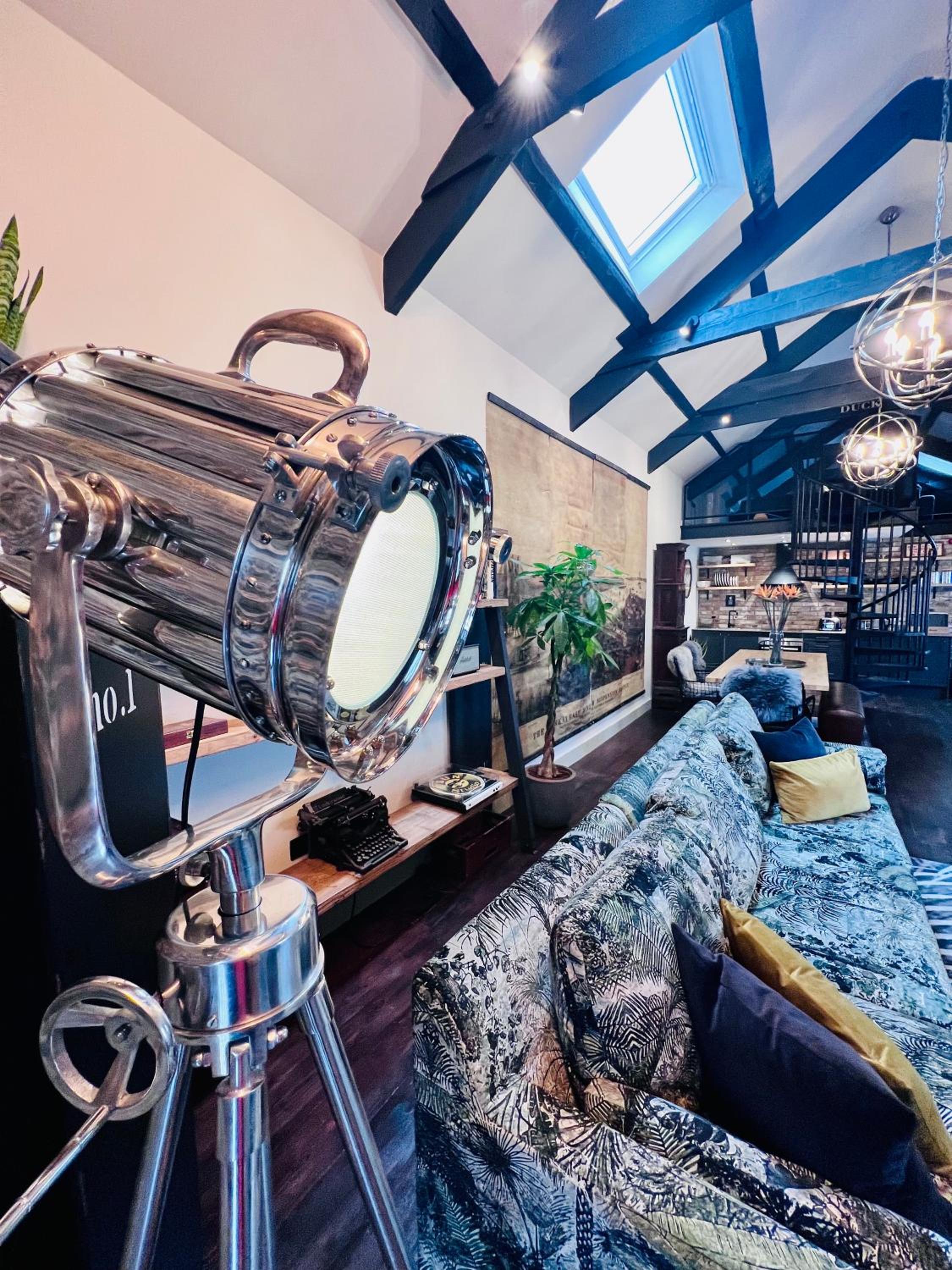 Loft 11 Stunning LUXURY NYC Loft Style Interior Designed 2BD Apartment EXCELLENT CITY CENTRE LOCATION Mezzanine Cinema Room Designer Furniture AMAZING SPAC