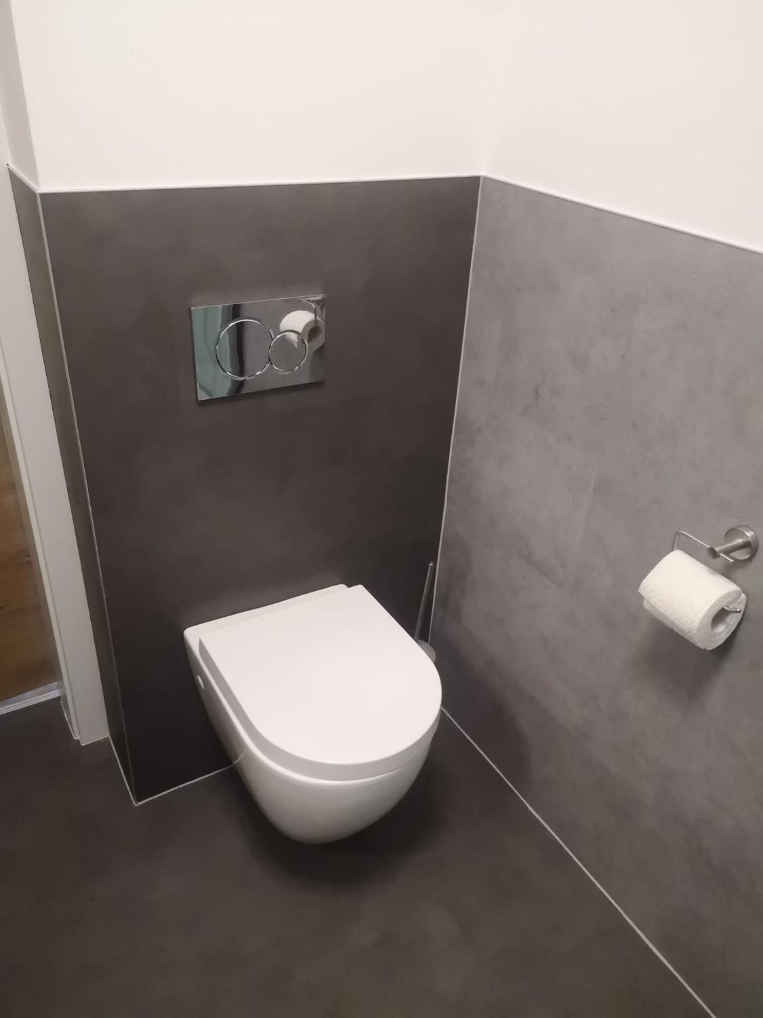 HomeW4 - Rosen Apartment