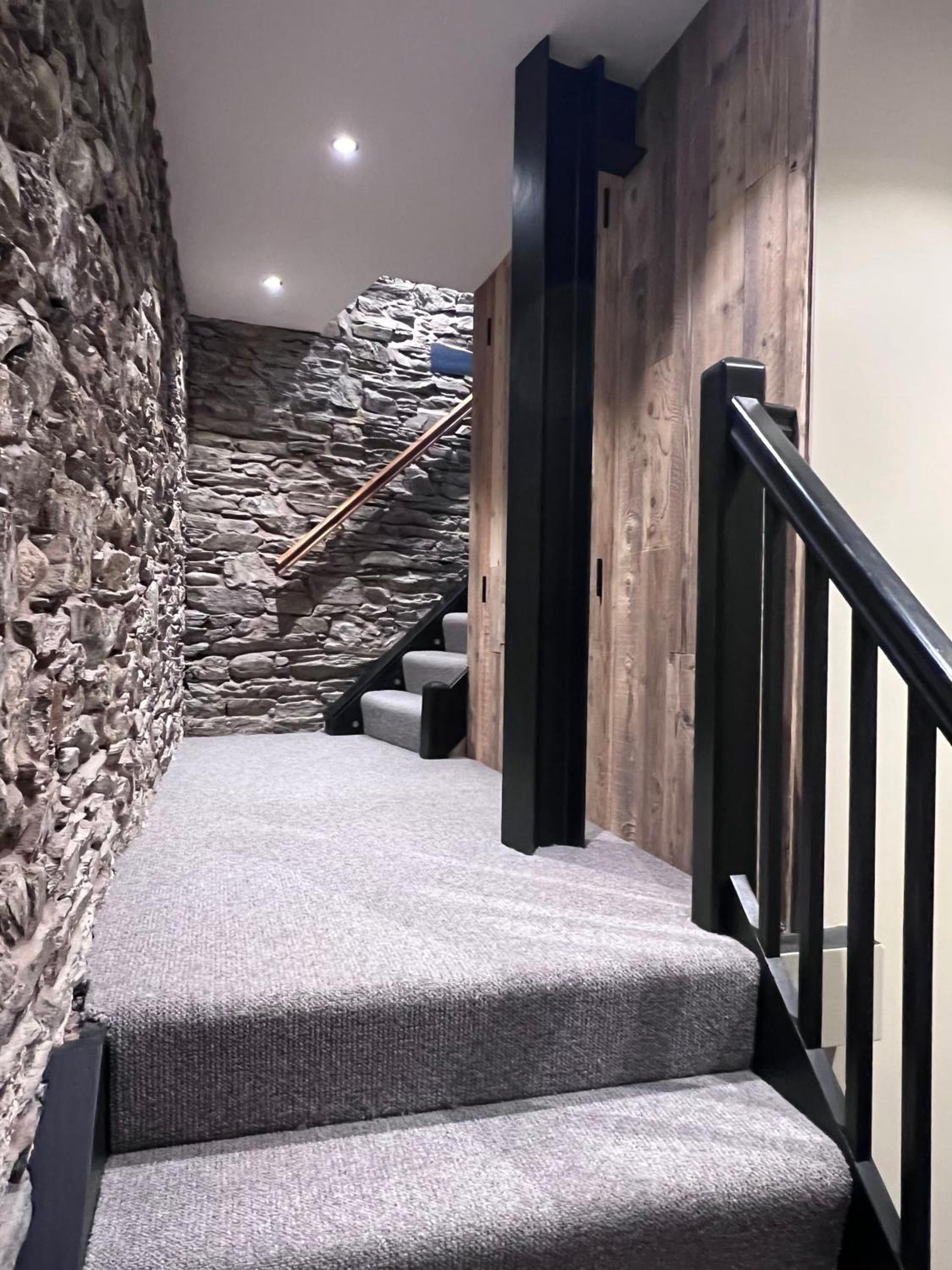 Loft 11 Stunning LUXURY NYC Loft Style Interior Designed 2BD Apartment EXCELLENT CITY CENTRE LOCATION Mezzanine Cinema Room Designer Furniture AMAZING SPAC