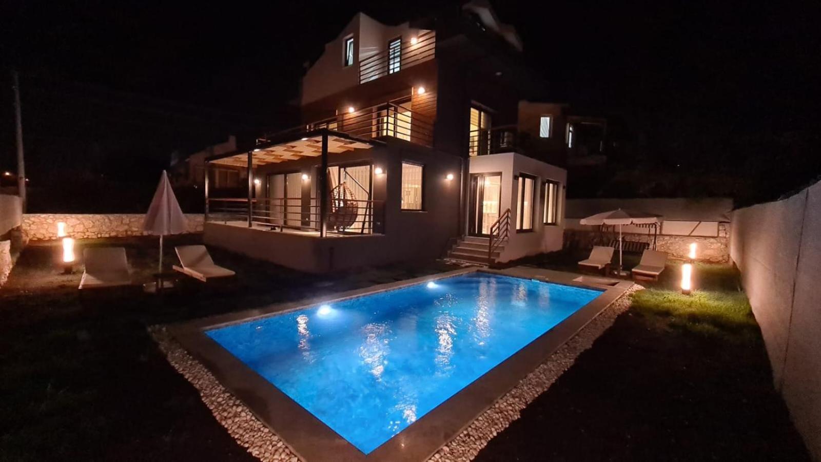 Likya Milay Villa- Huvuzlu Lüks Villada Tatilin Tadını Çıkarın view 4