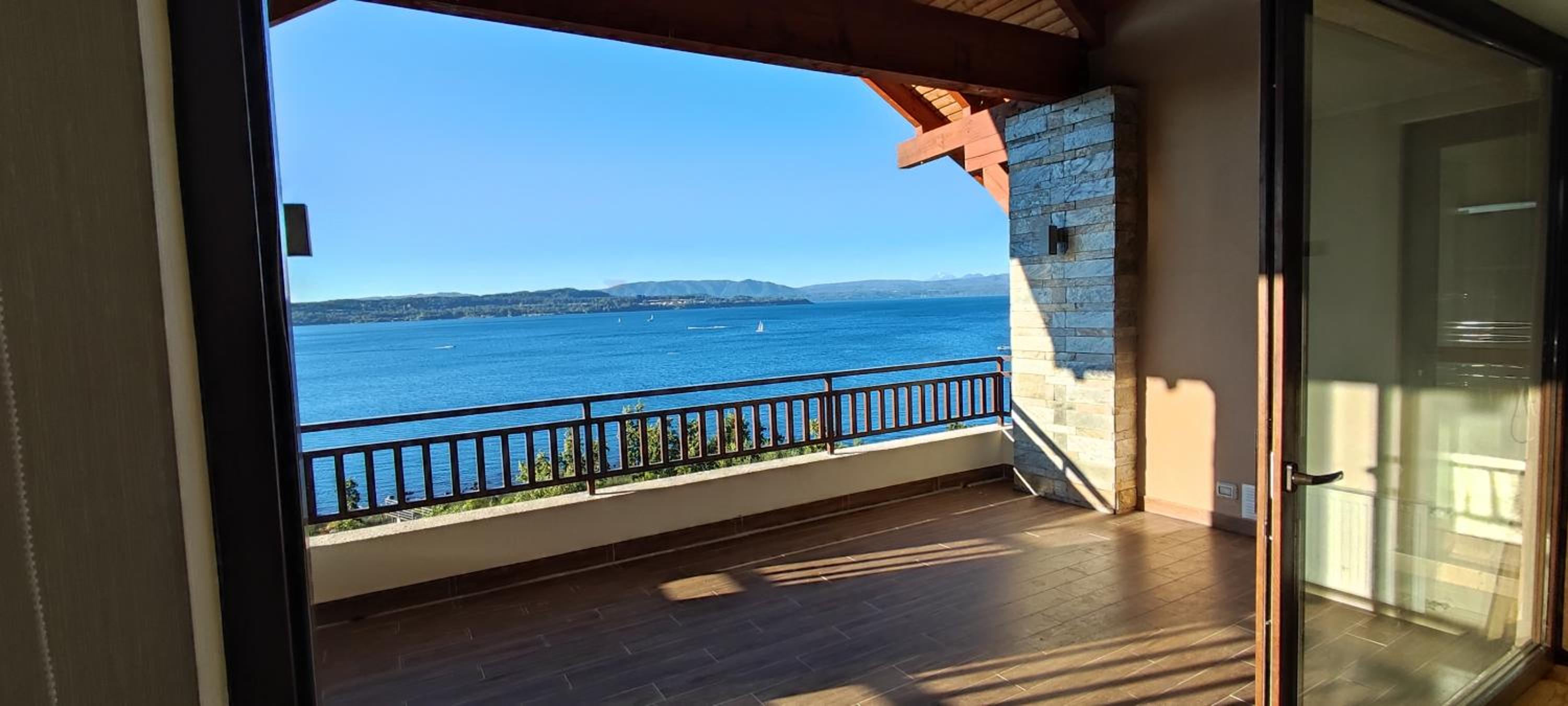 Penthouse en primera línea del Lago Villarica