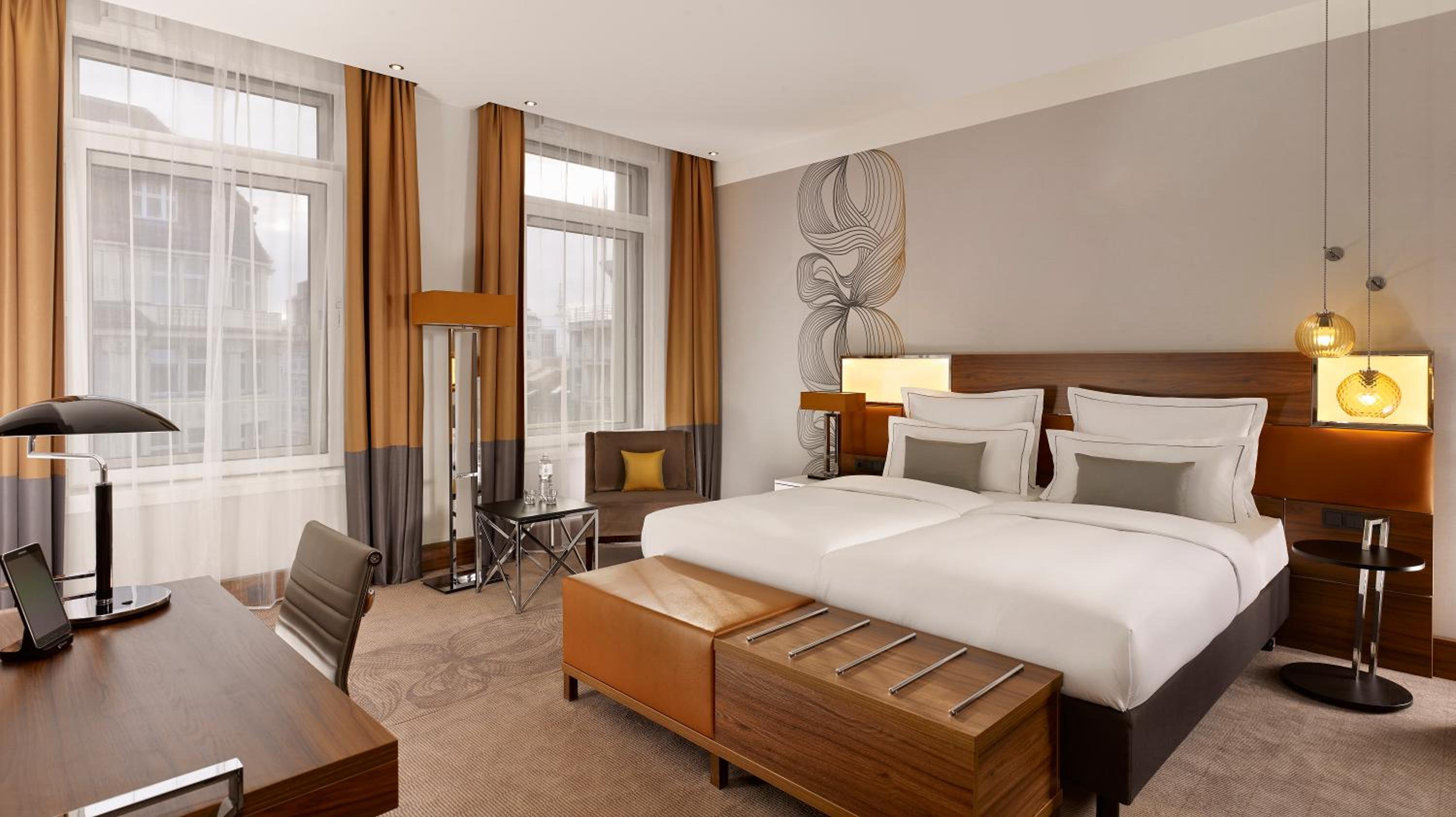 Hamburg Vacations - Reichshof Hotel Hamburg - Property Image 21